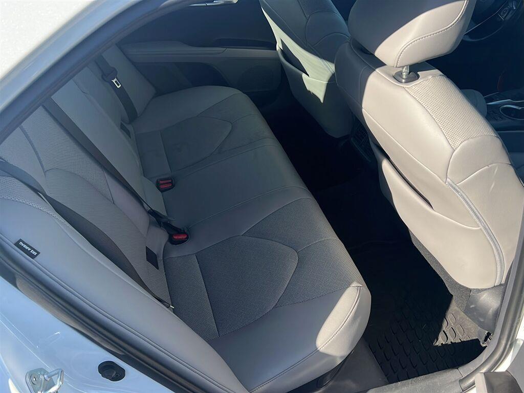 Vehicle photo 11