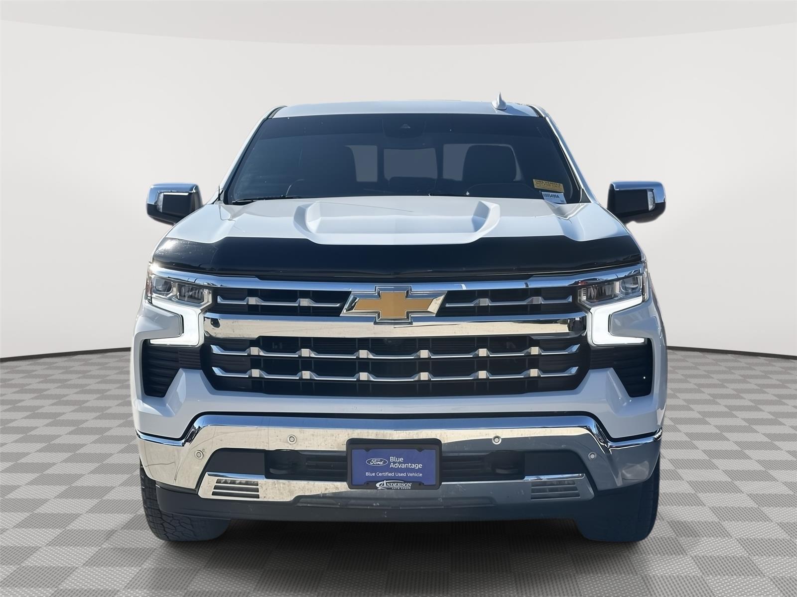 Vehicle photo 4