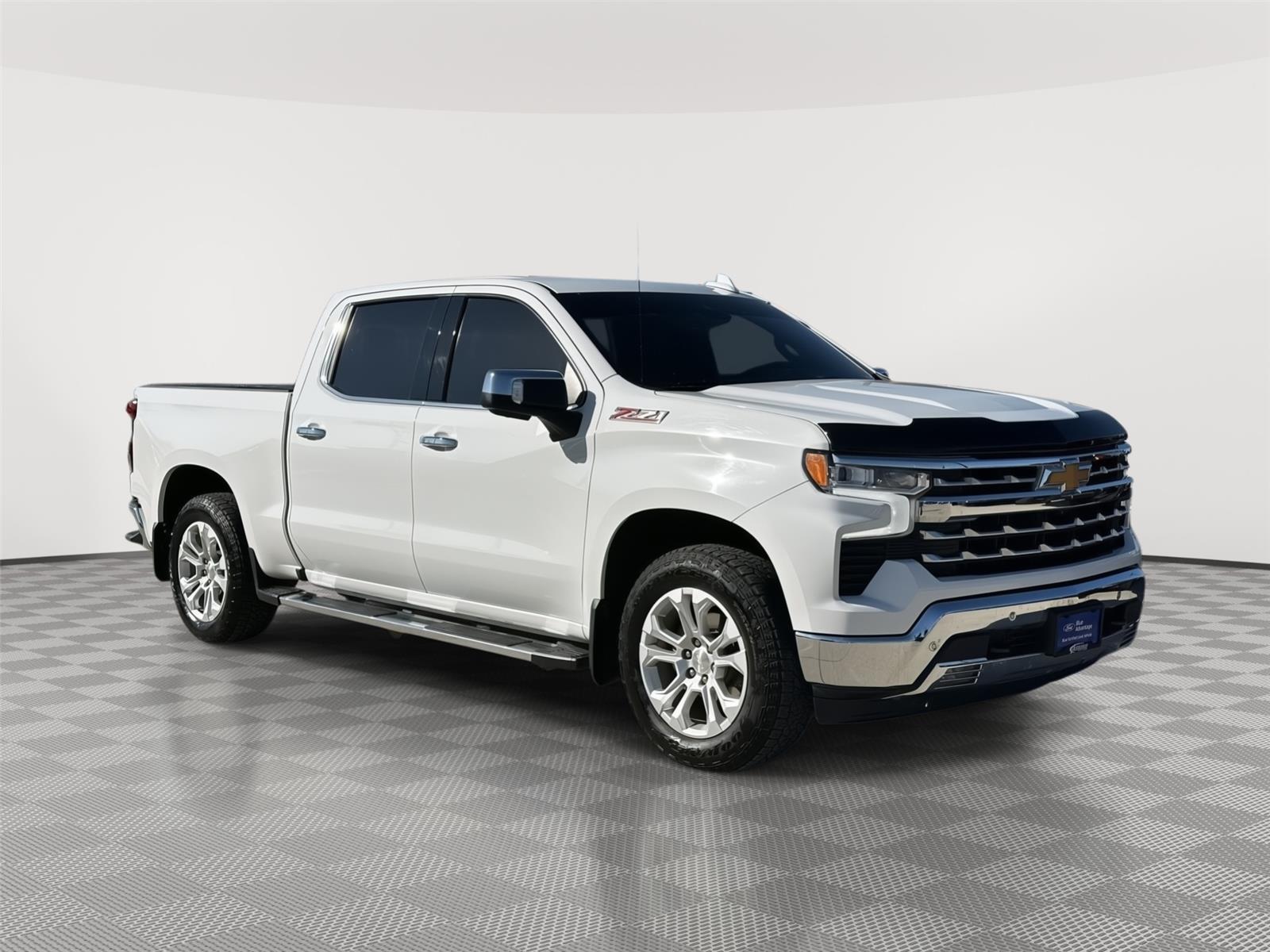 Vehicle photo 5