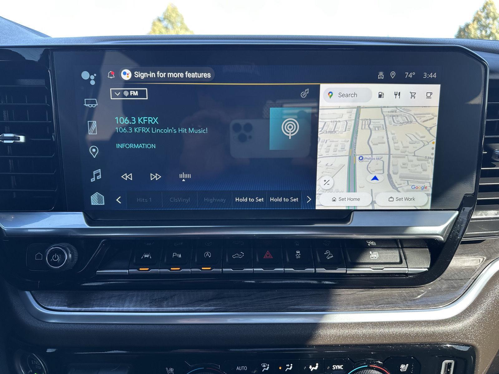 Vehicle photo 26
