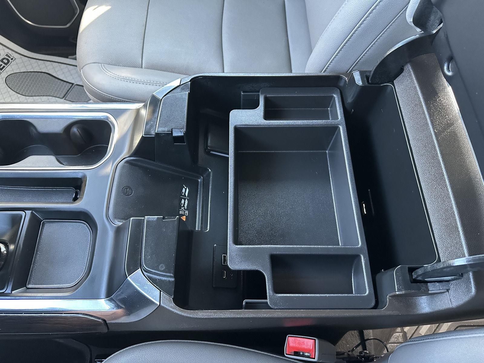 Vehicle photo 34
