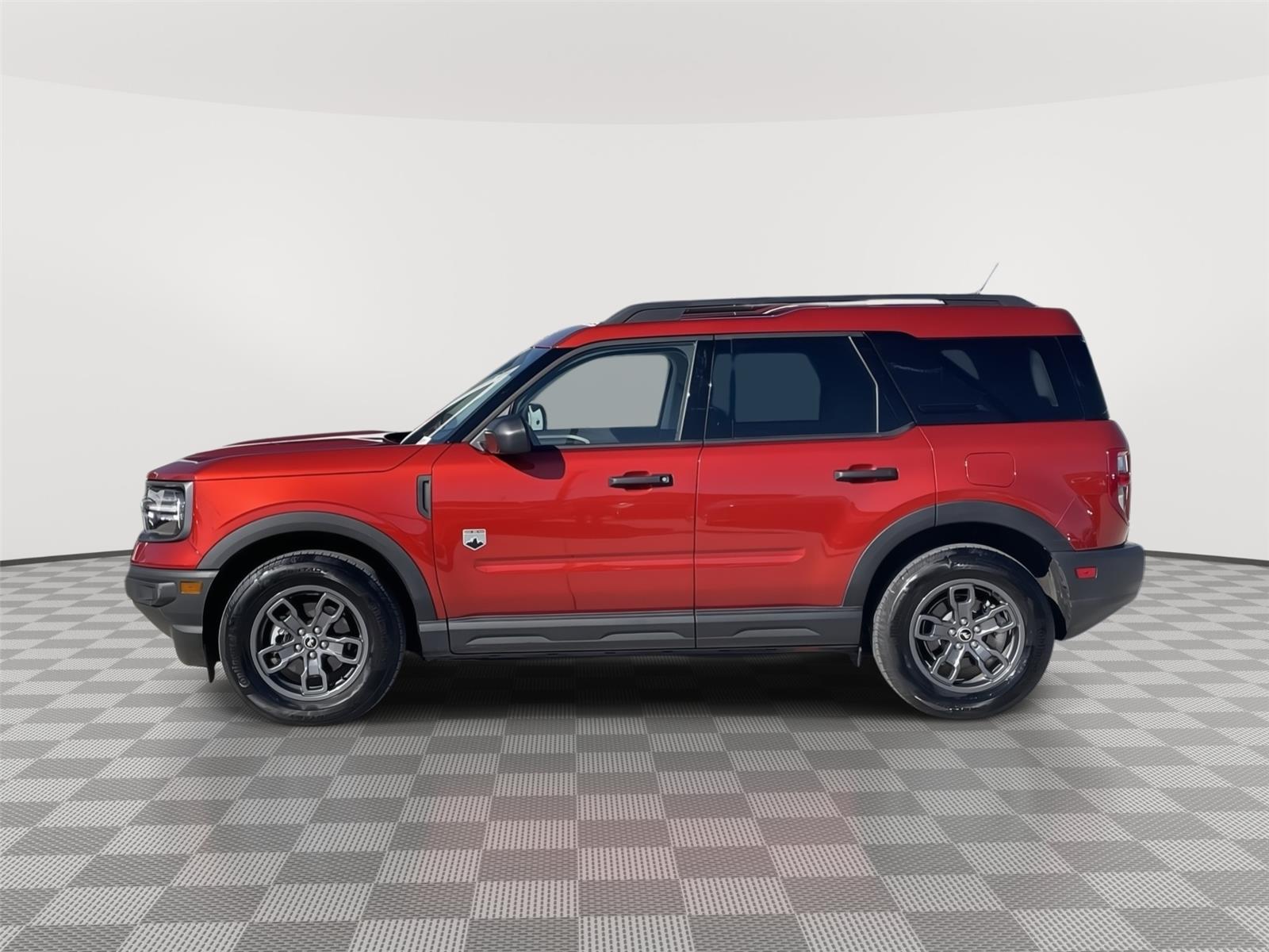 Vehicle photo 2