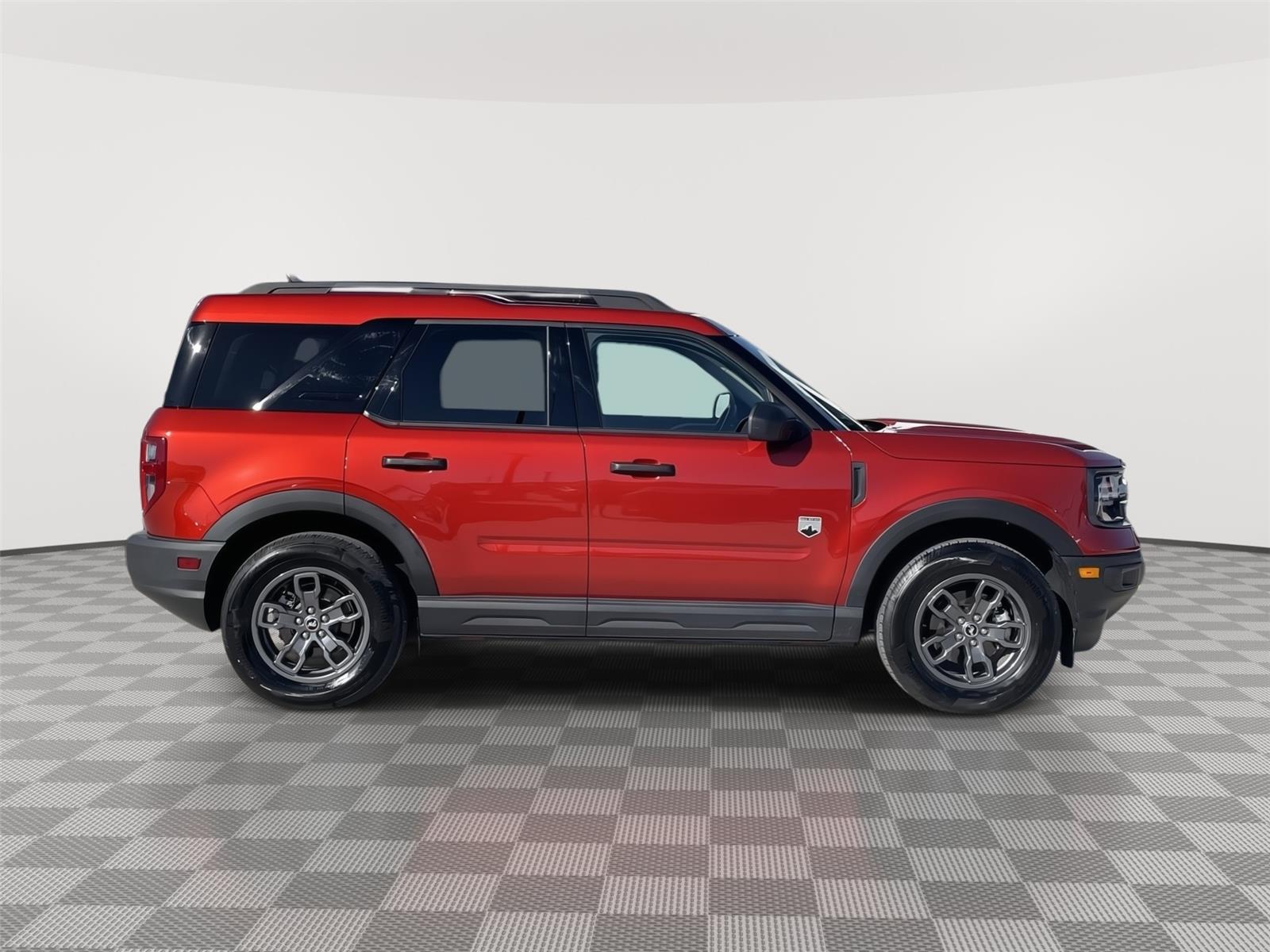 Vehicle photo 6