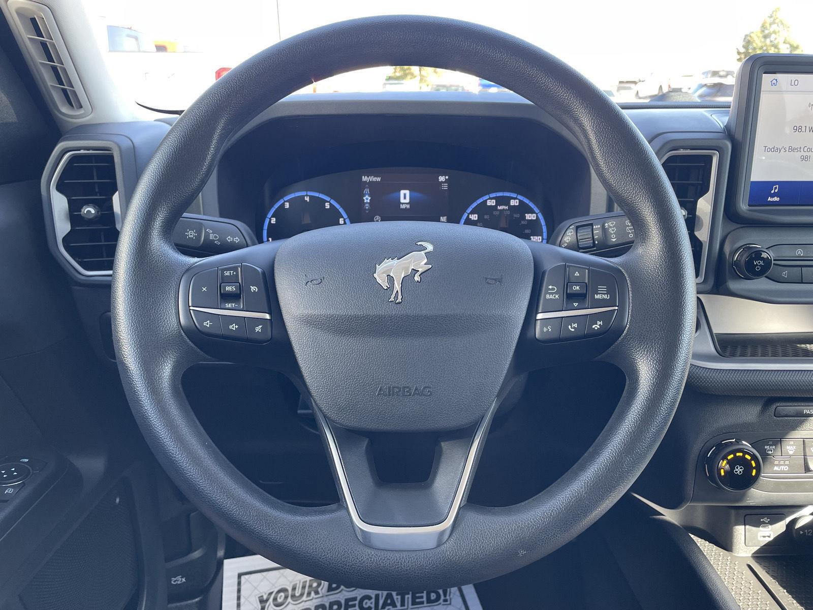 Vehicle photo 12