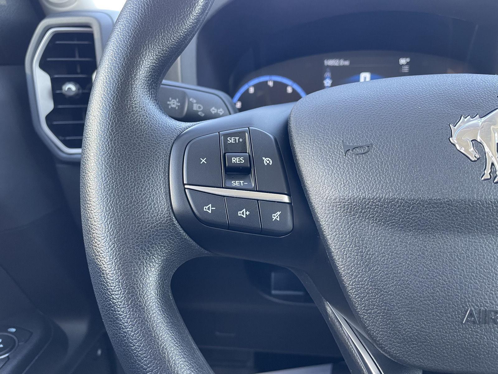 Vehicle photo 13