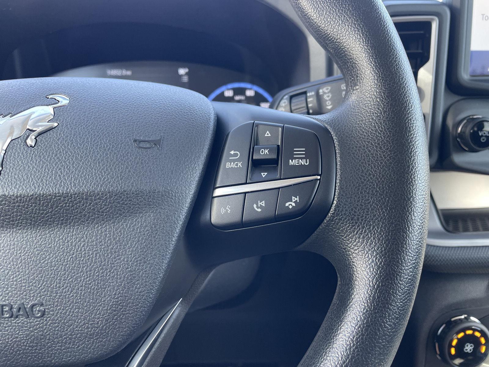 Vehicle photo 14