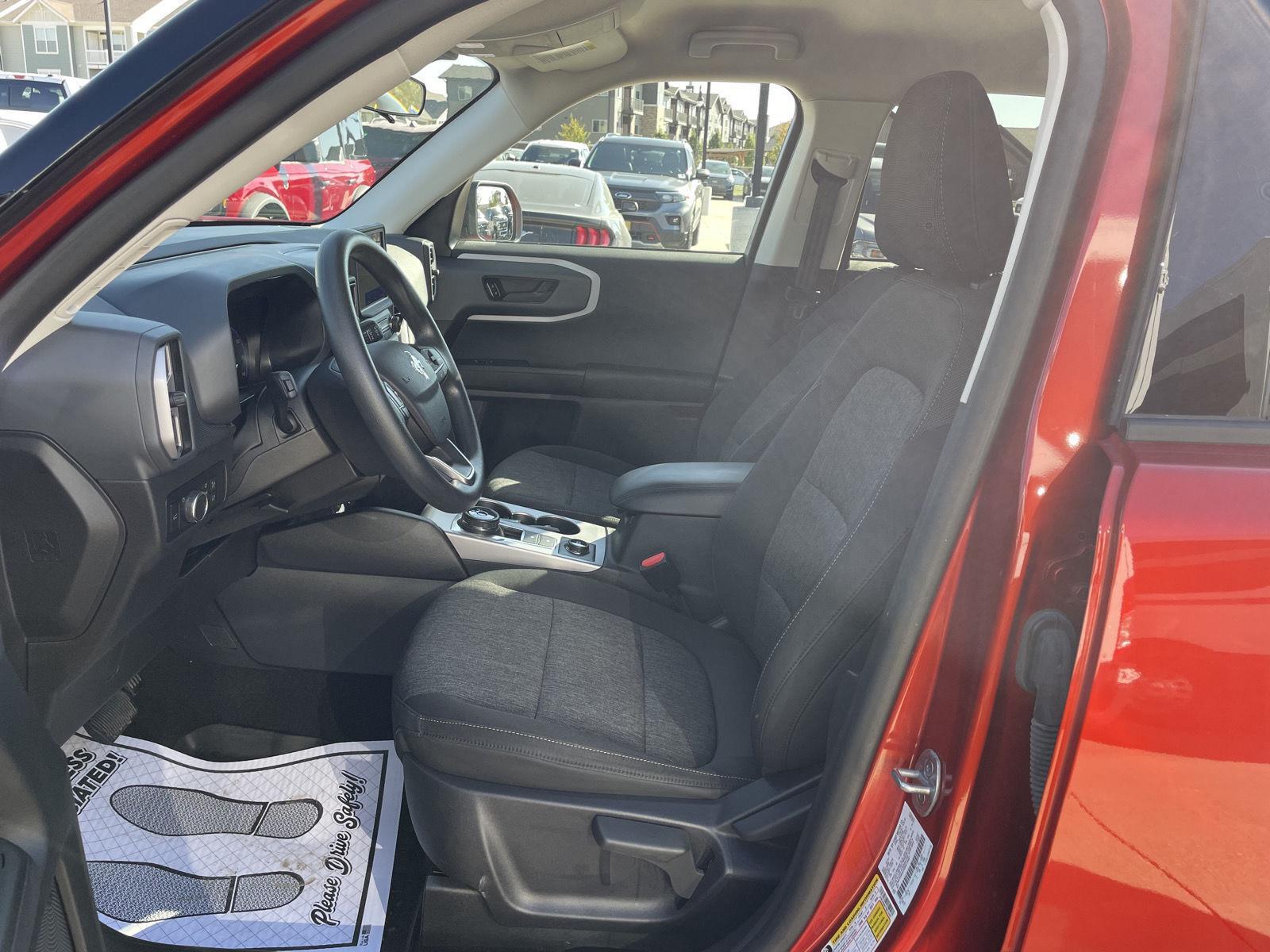 Vehicle photo 17