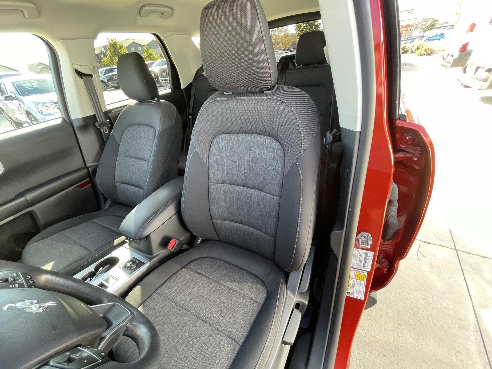 Vehicle photo 18