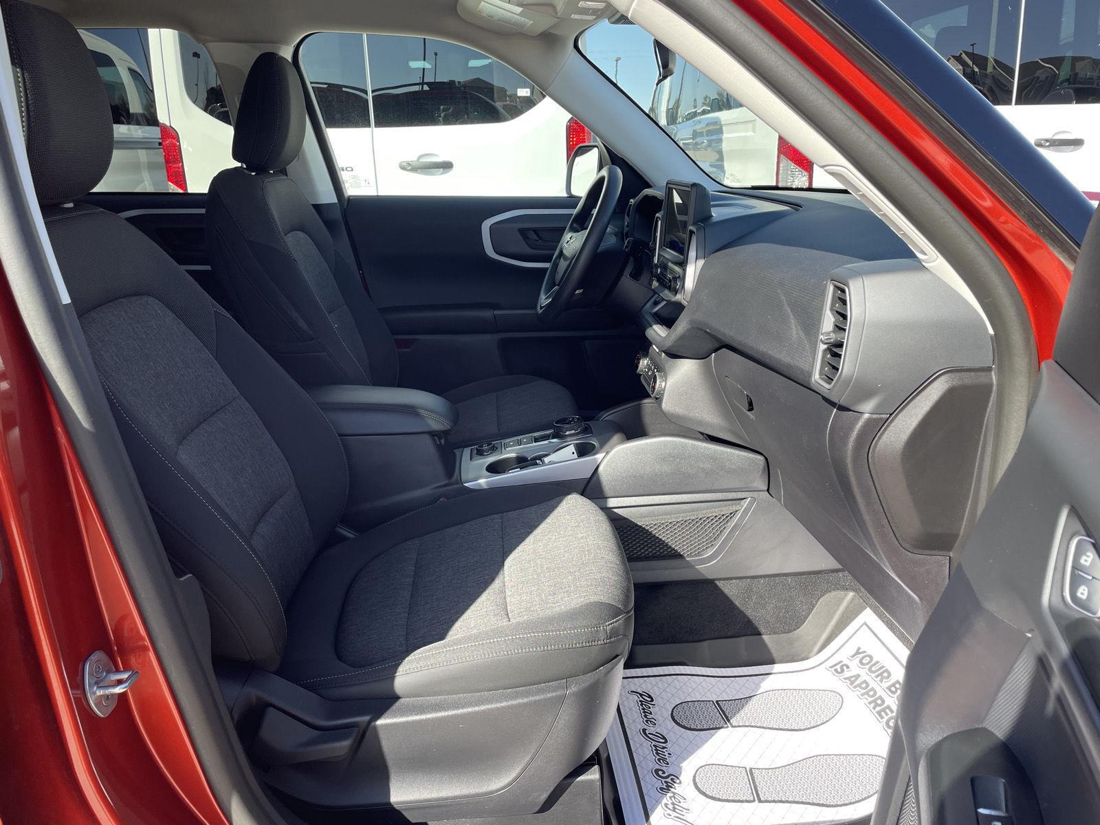 Vehicle photo 19