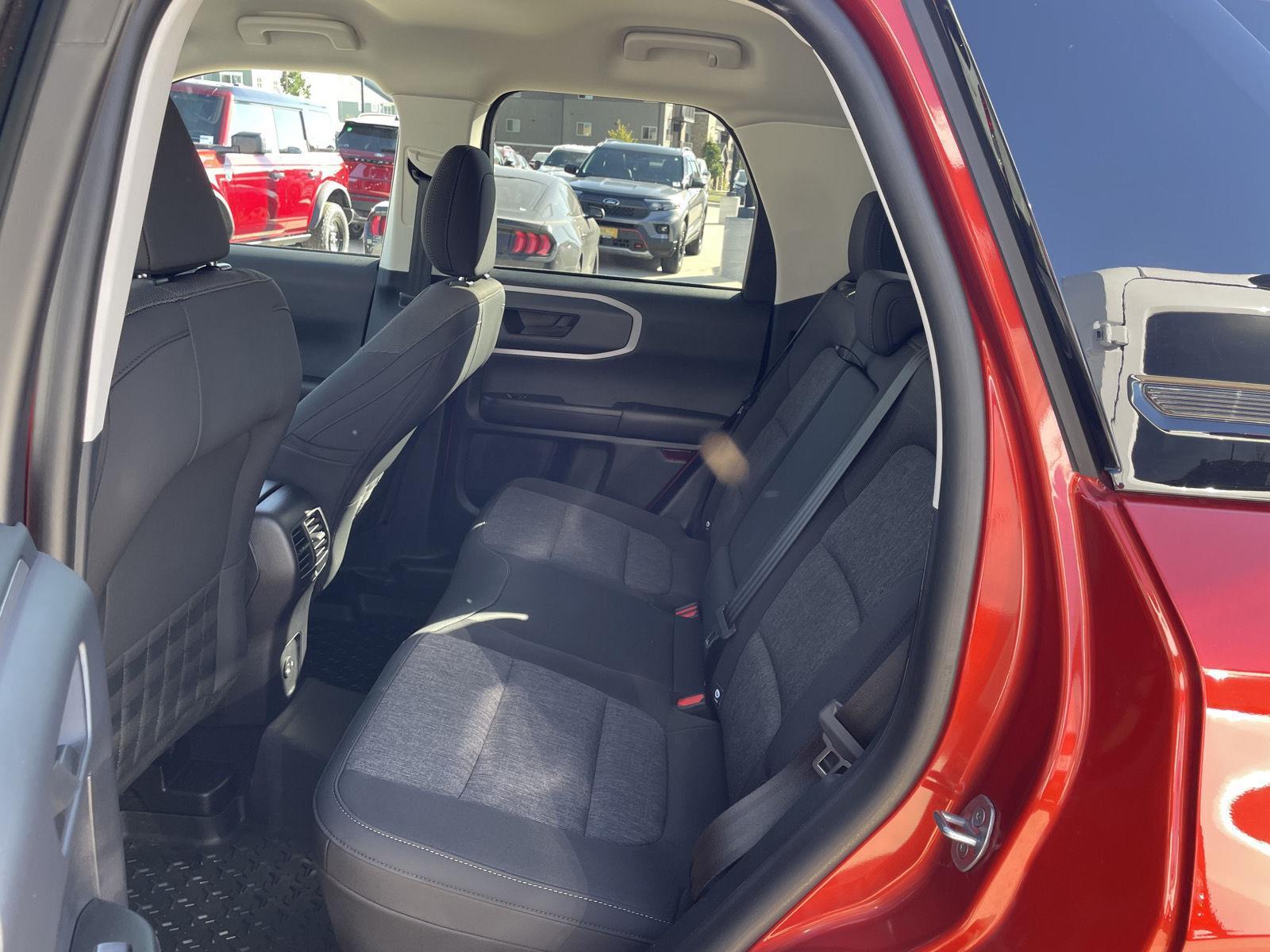 Vehicle photo 20
