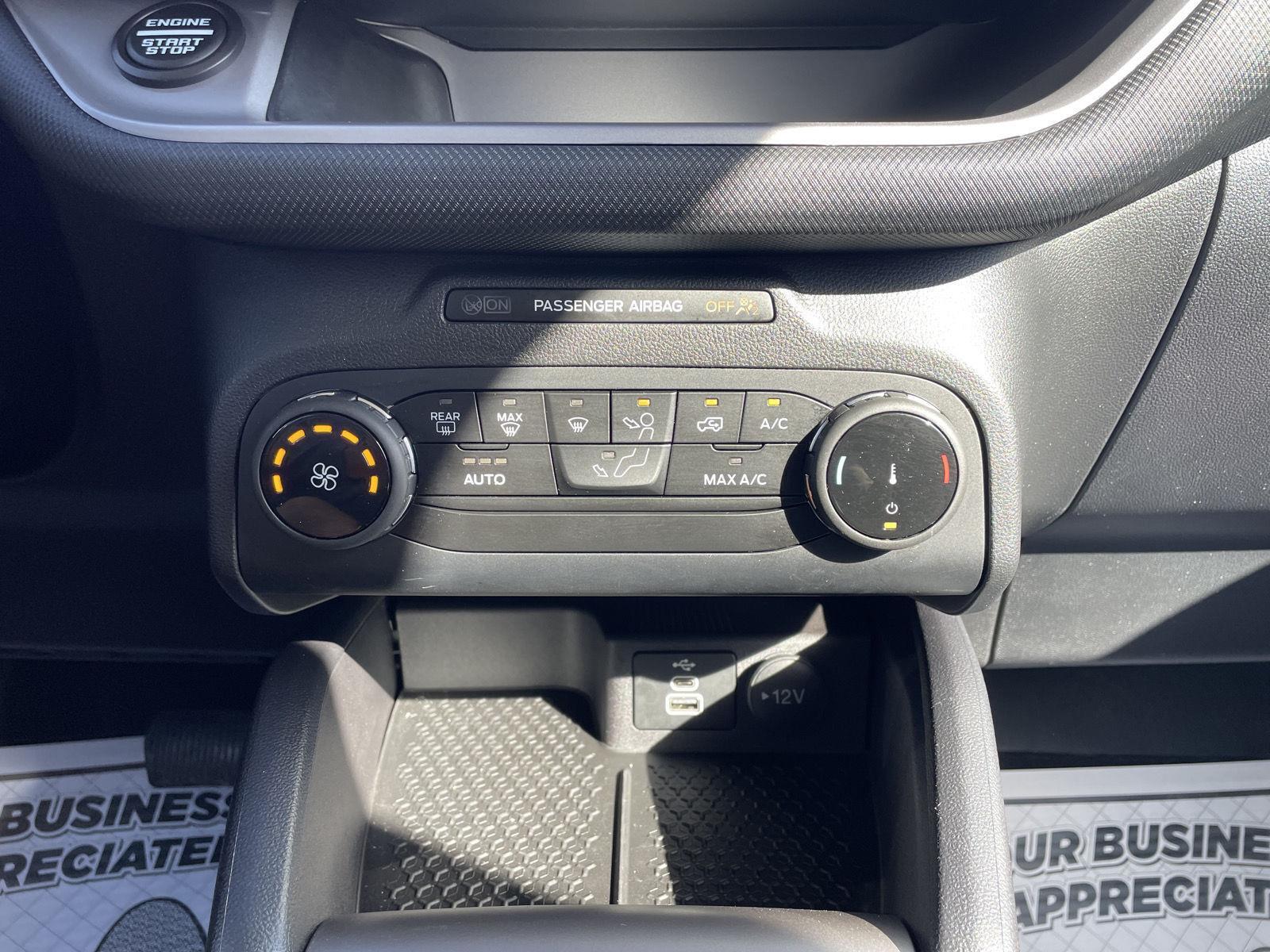 Vehicle photo 26
