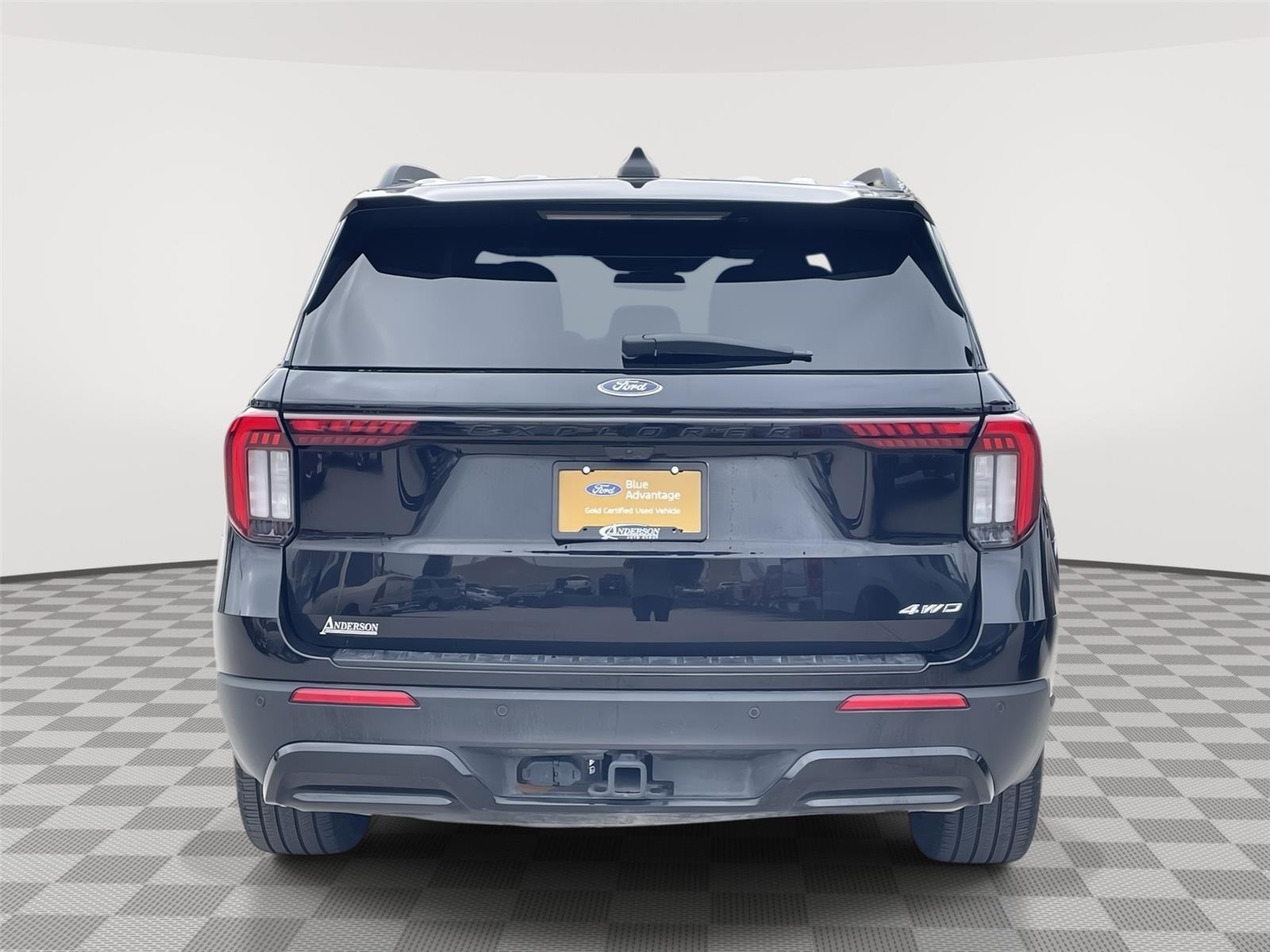 Vehicle photo 8