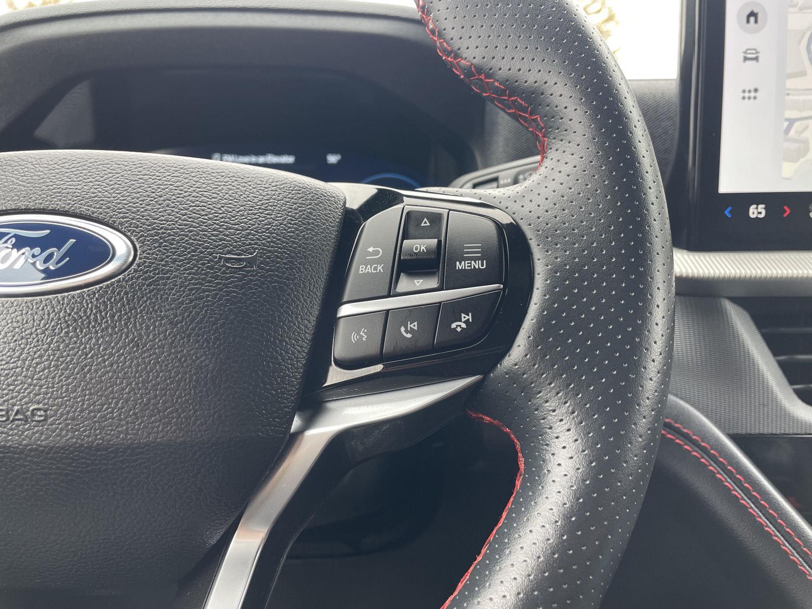 Vehicle photo 14