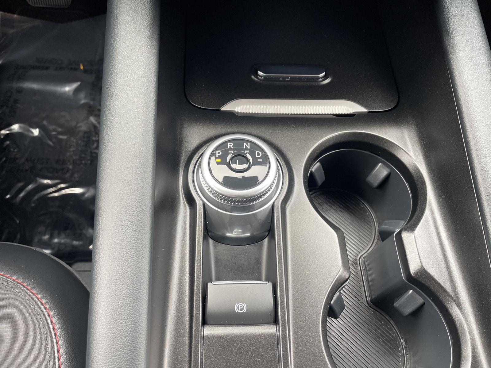 Vehicle photo 32