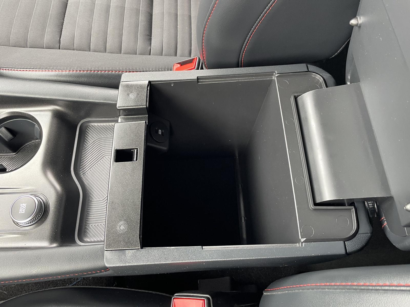 Vehicle photo 33