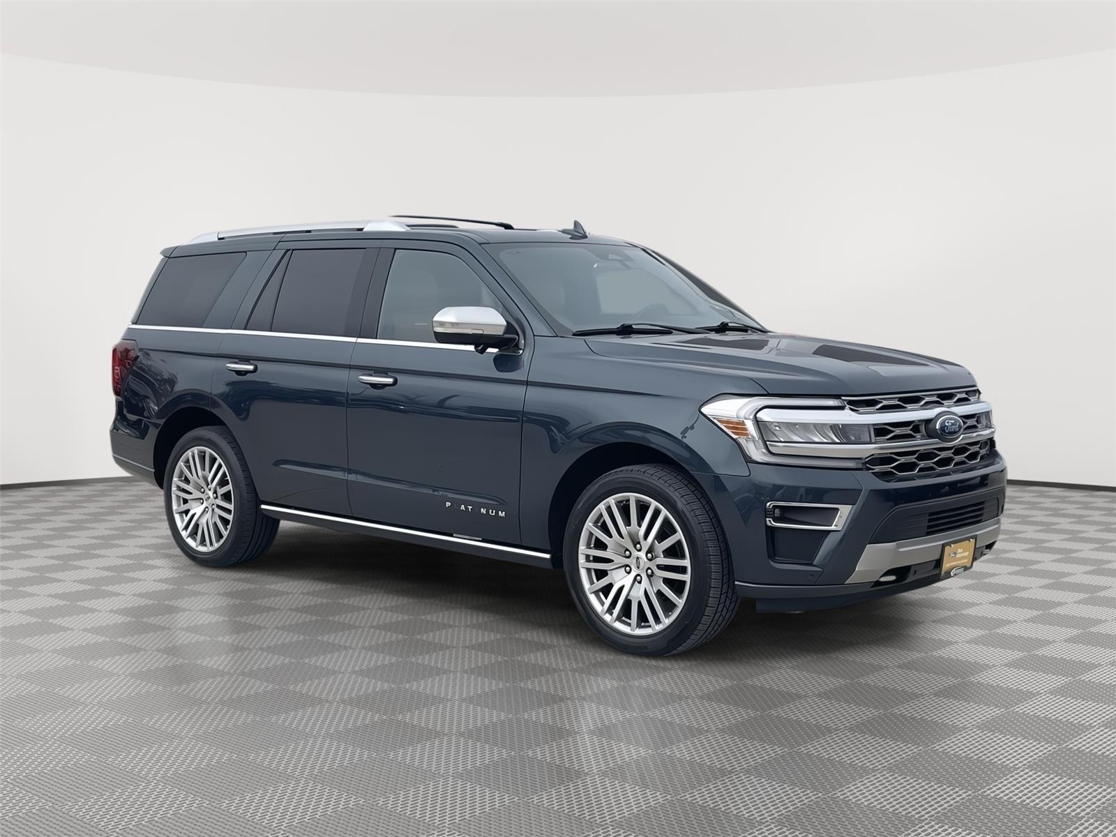 Vehicle photo 5