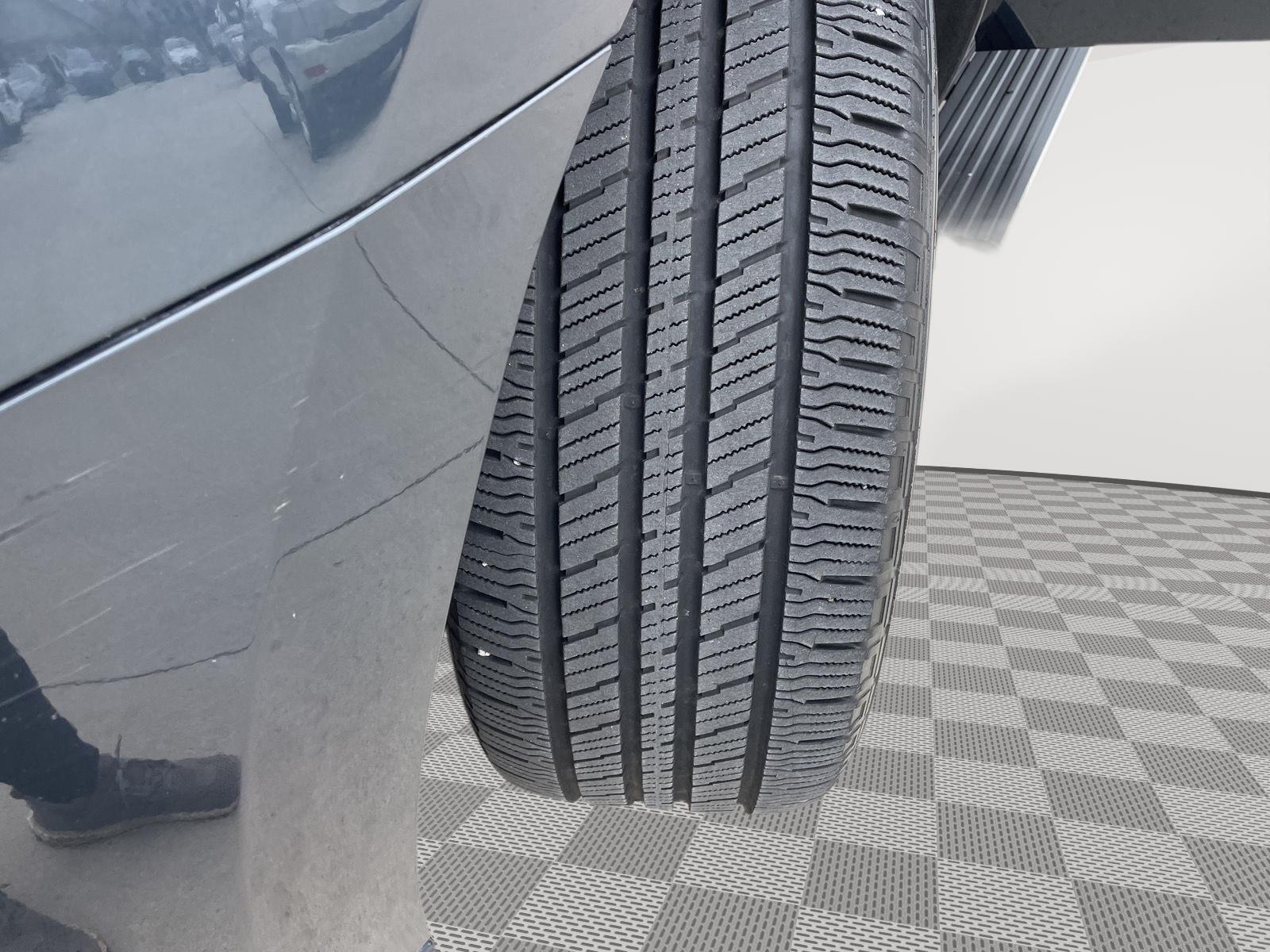 Vehicle photo 11