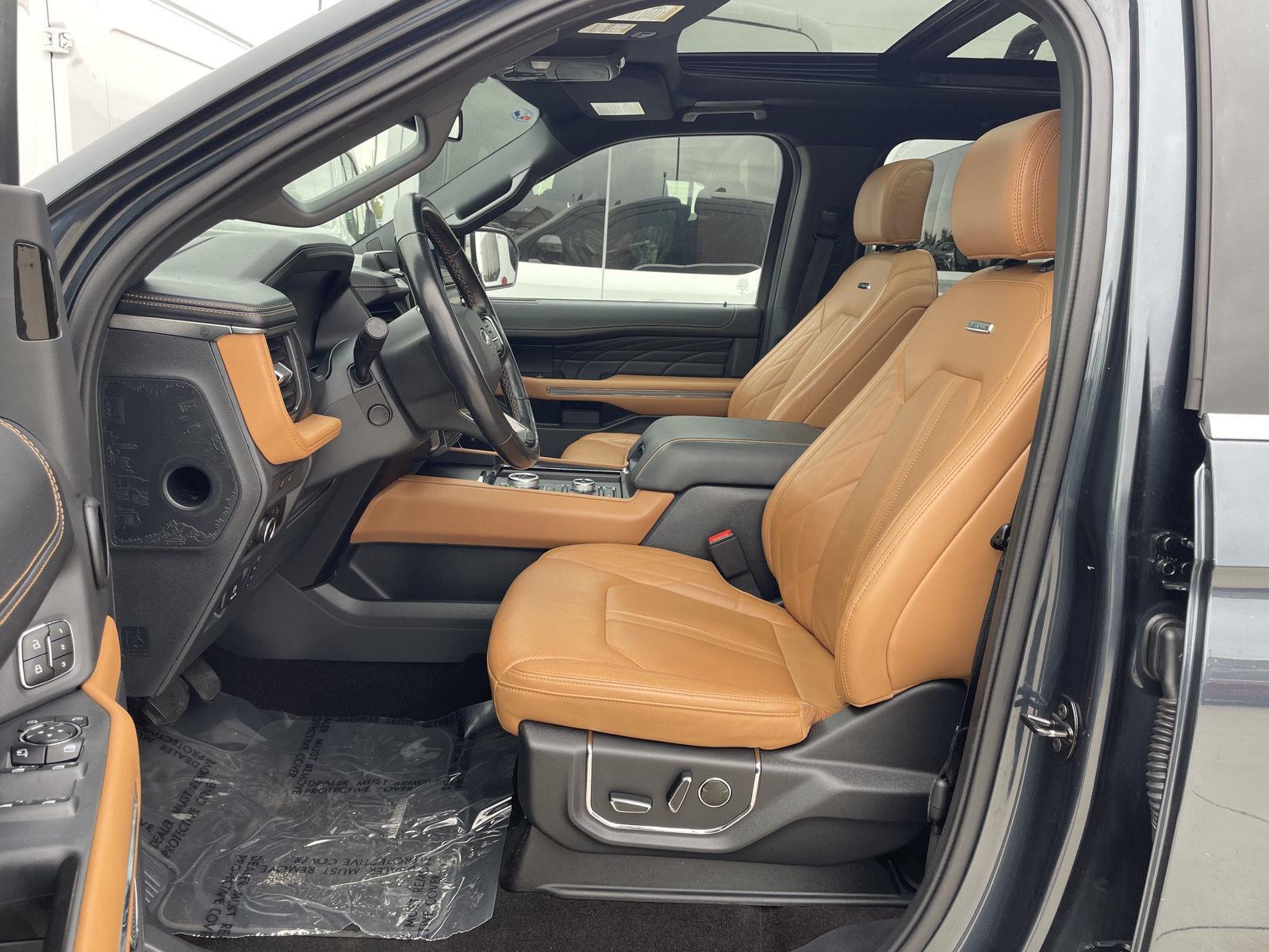 Vehicle photo 17