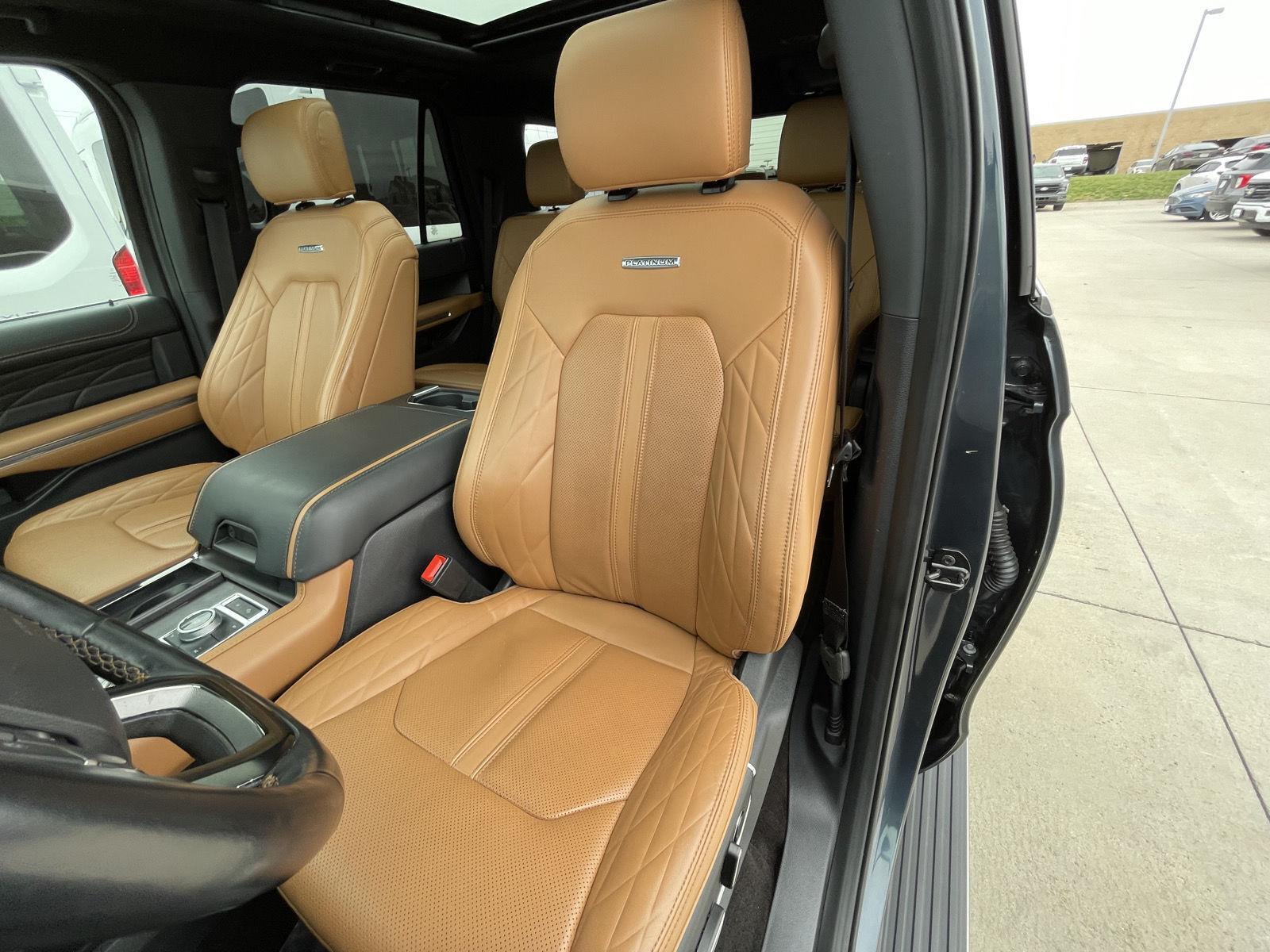 Vehicle photo 18