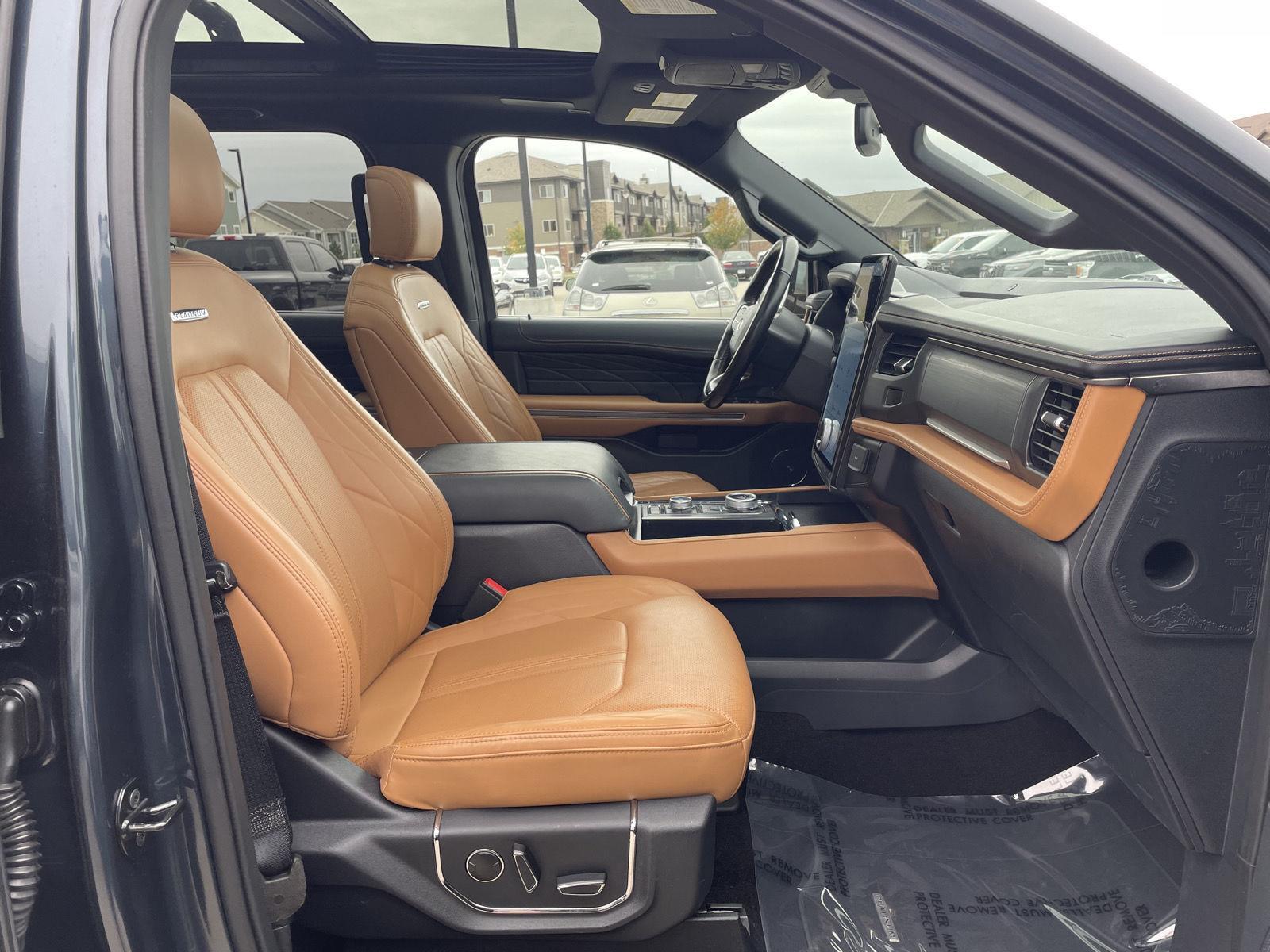 Vehicle photo 19