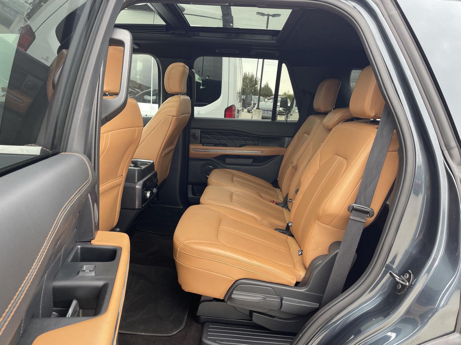 Vehicle photo 20