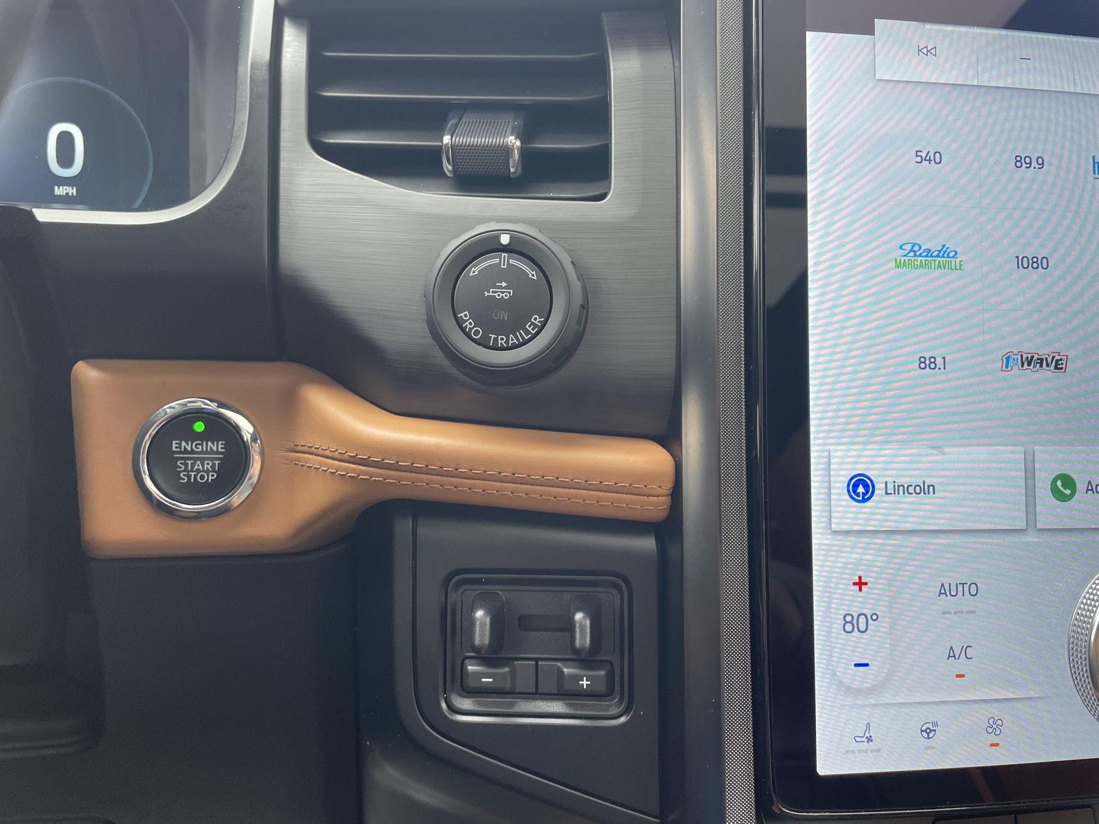 Vehicle photo 32
