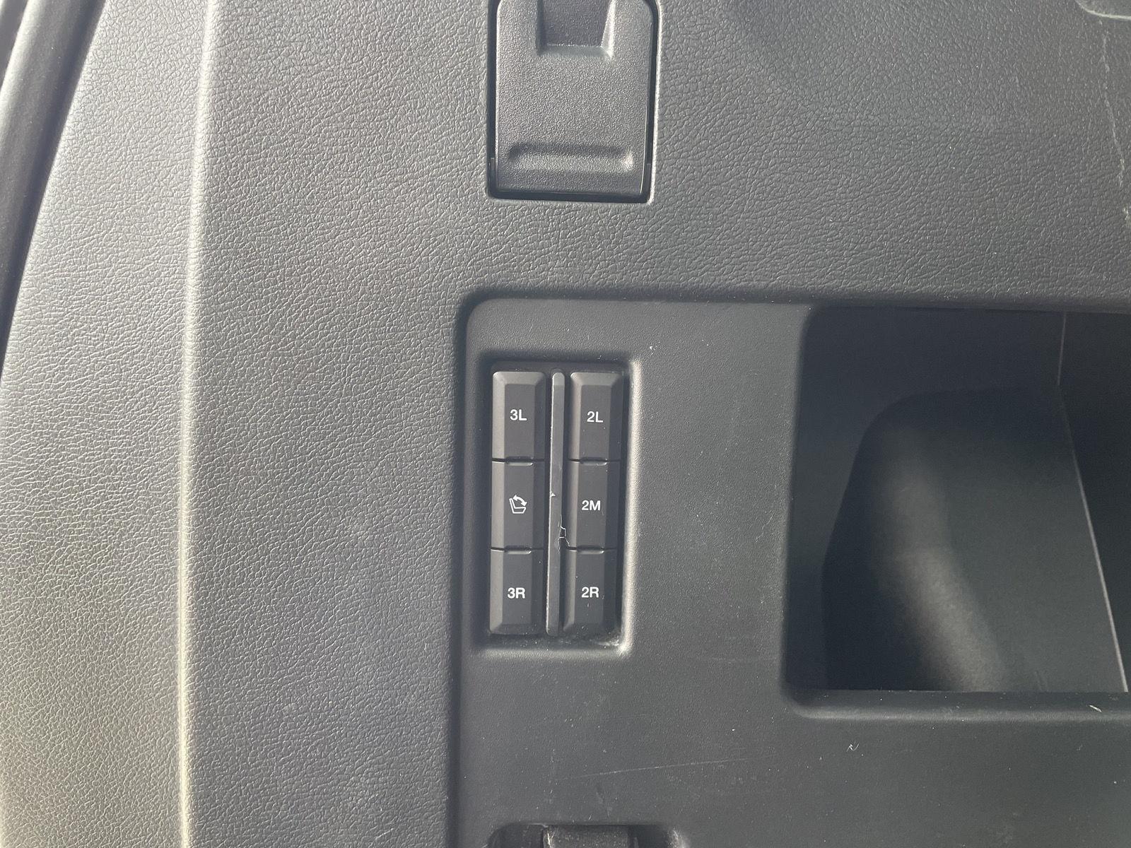 Vehicle photo 40