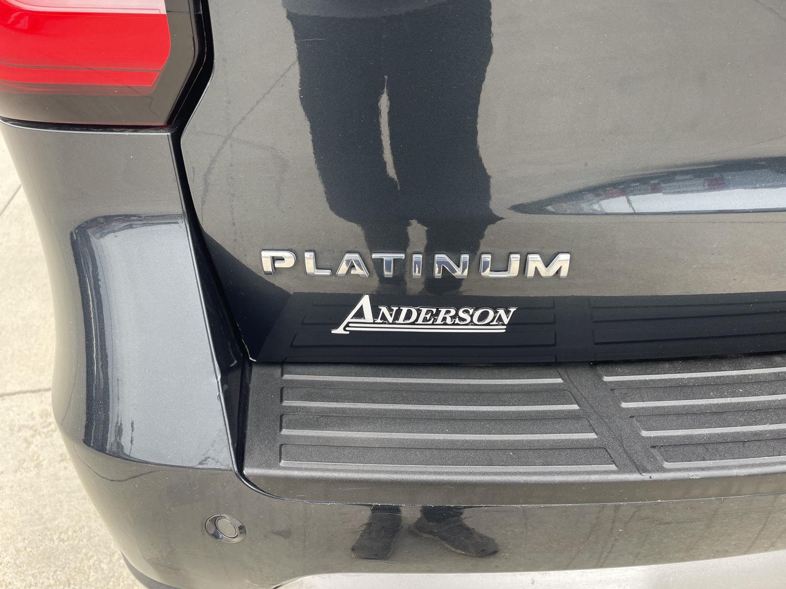 Vehicle photo 43