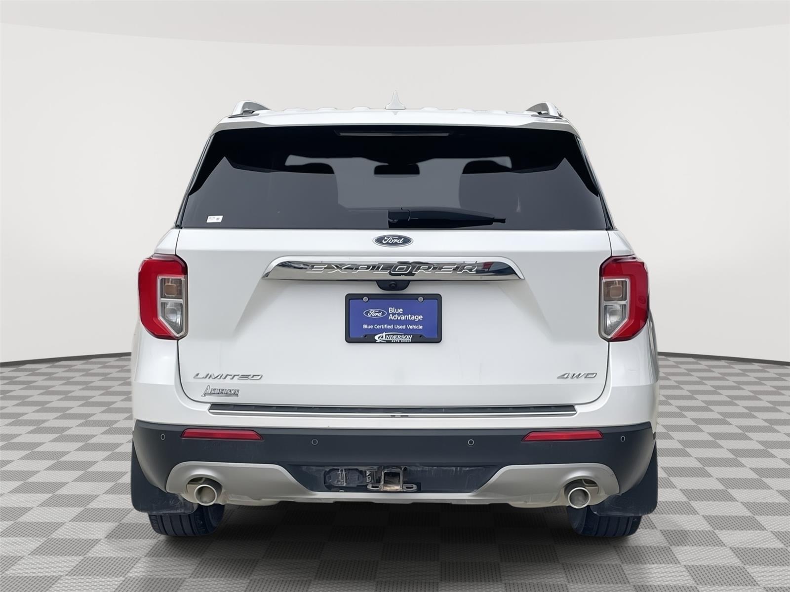 Vehicle photo 8