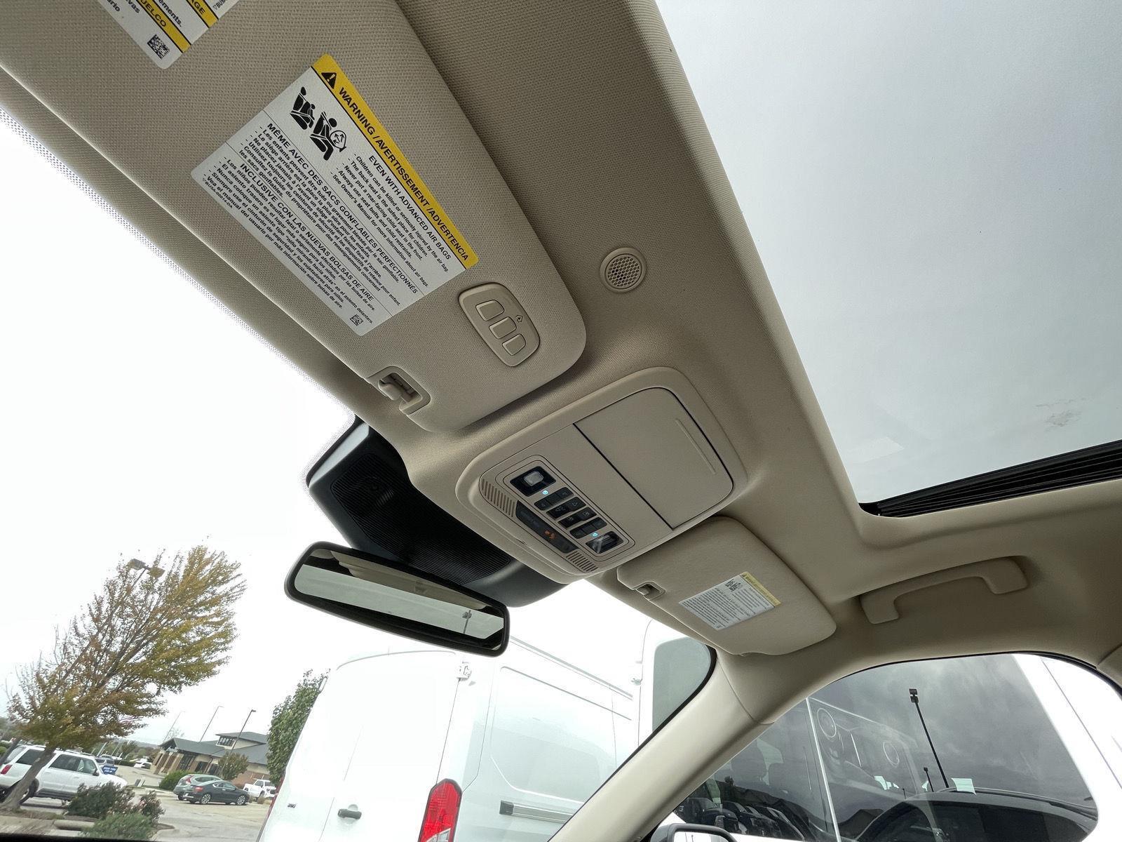 Vehicle photo 20