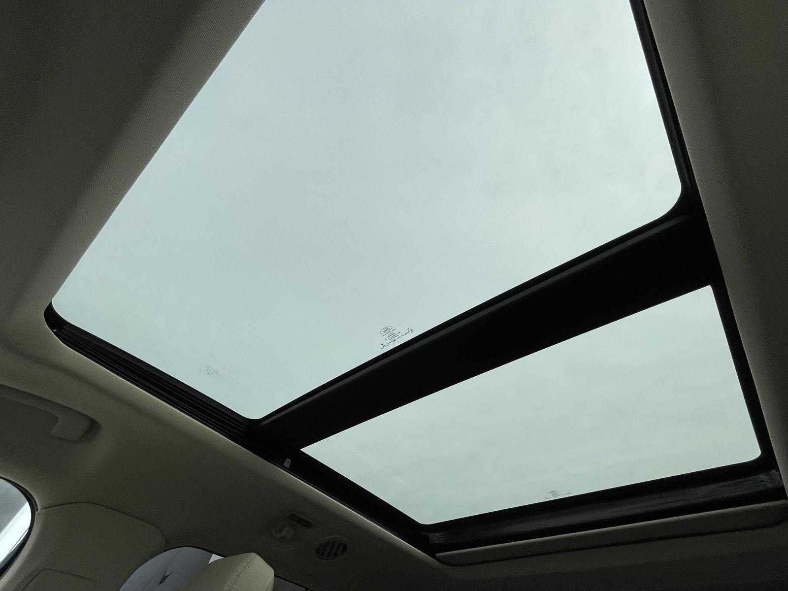 Vehicle photo 21