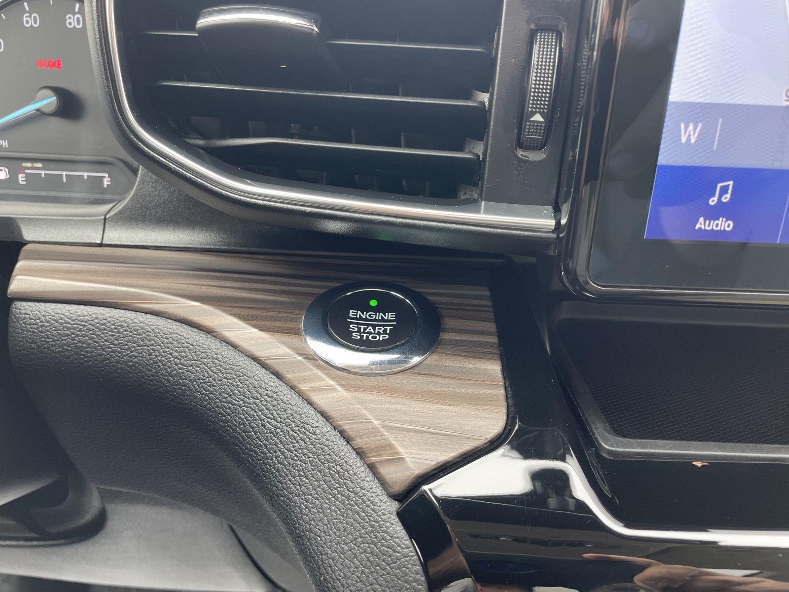 Vehicle photo 26