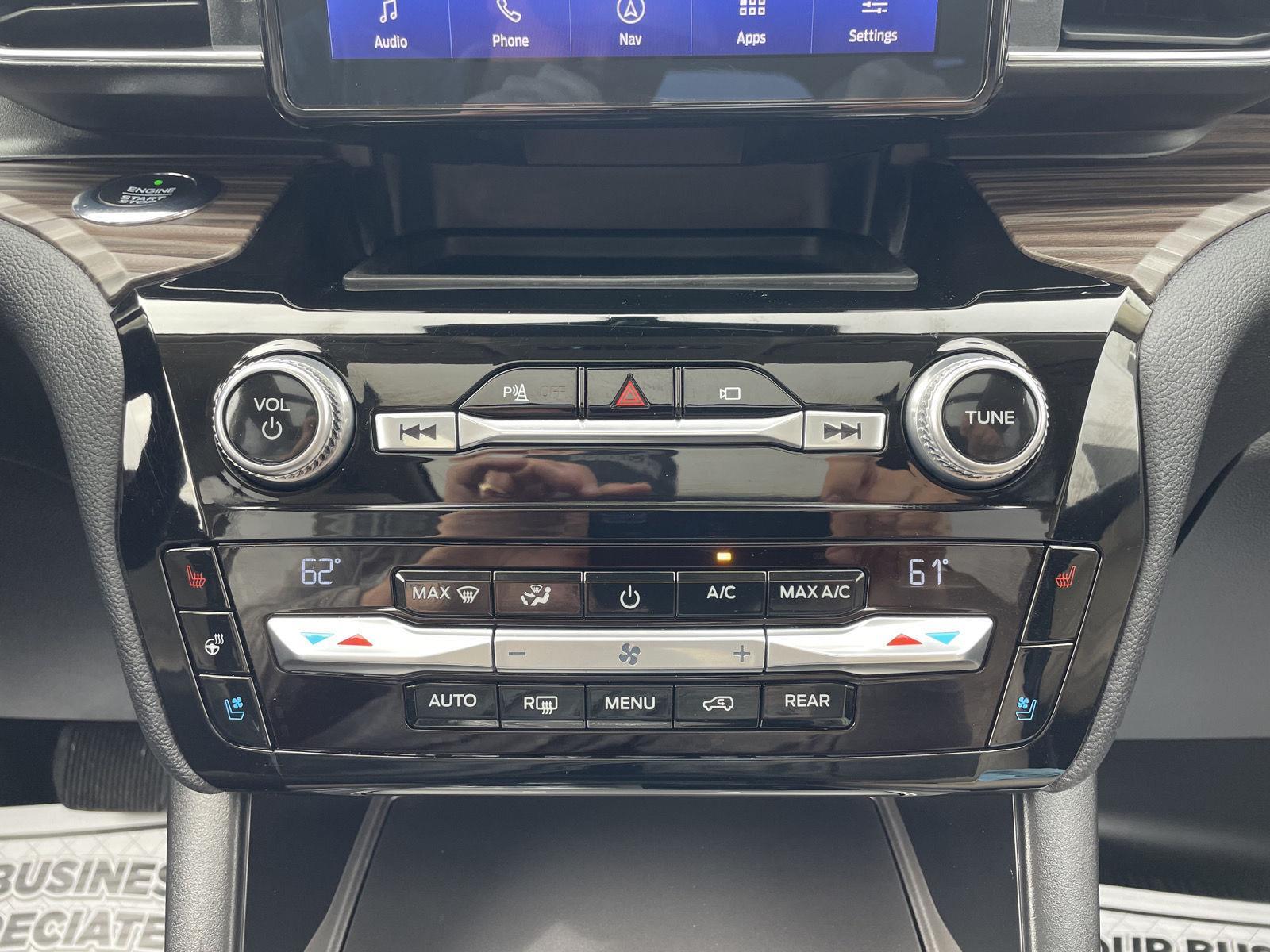 Vehicle photo 27