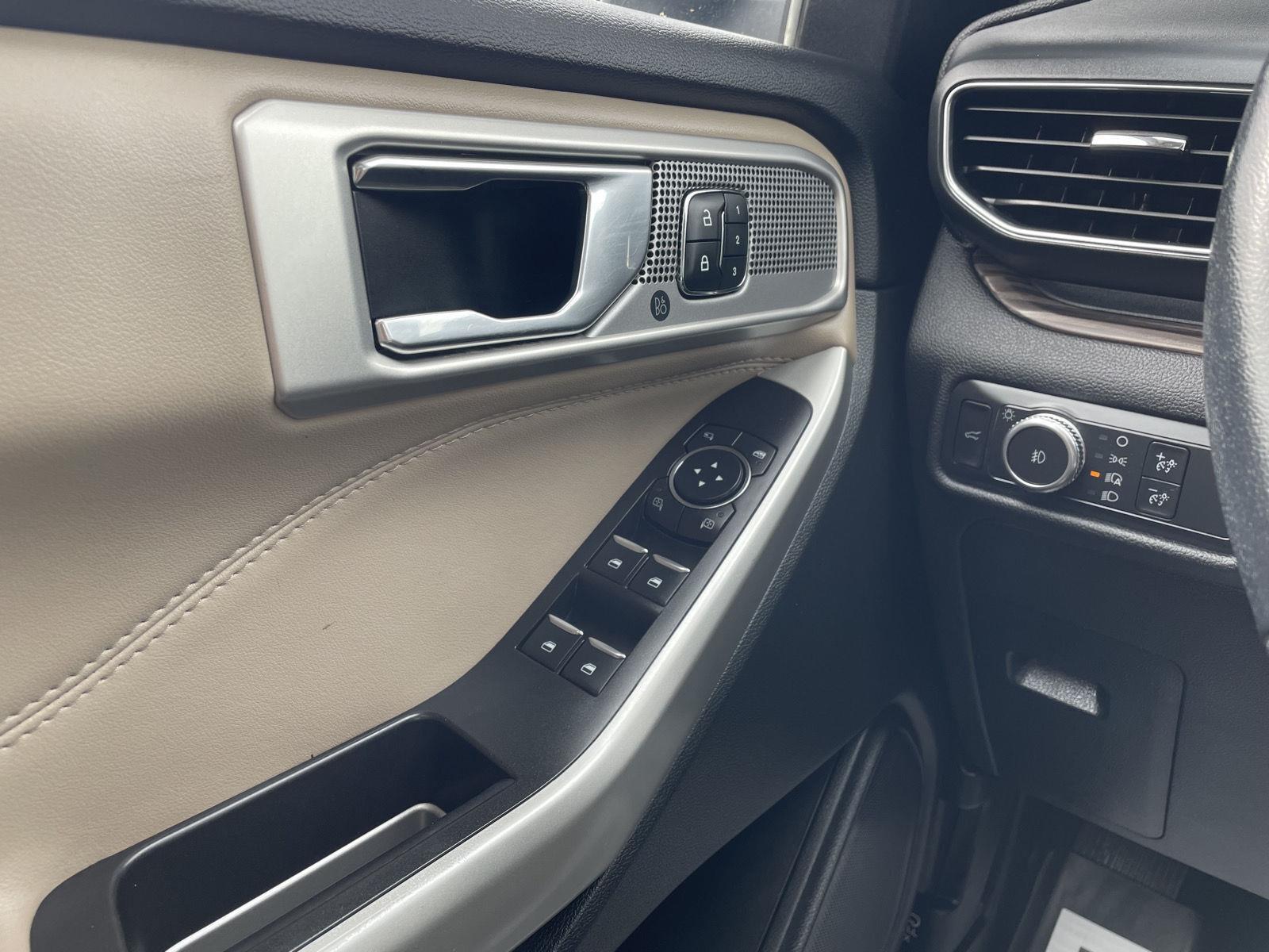 Vehicle photo 31
