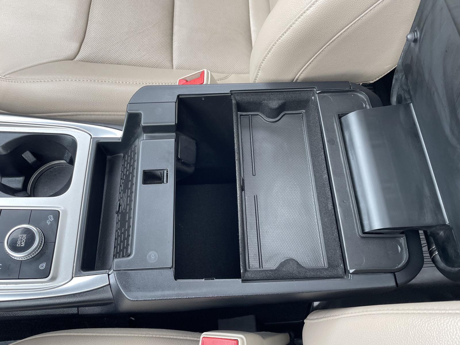 Vehicle photo 33