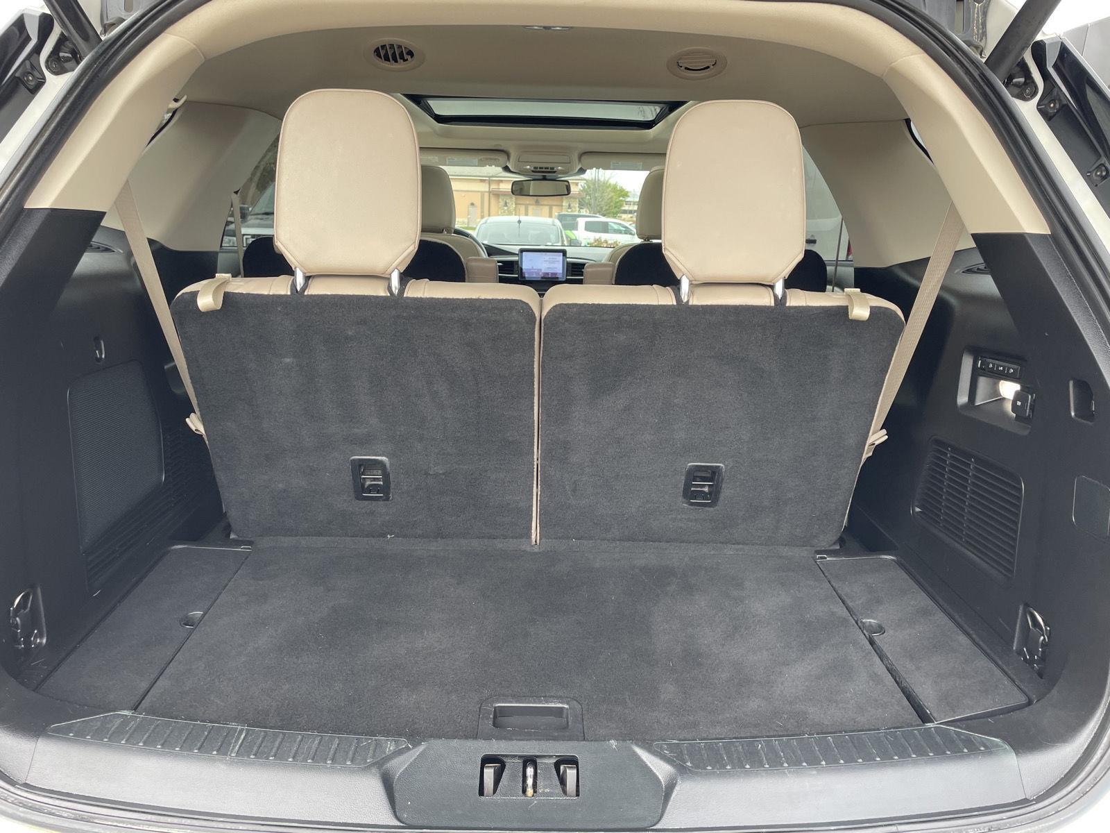 Vehicle photo 37
