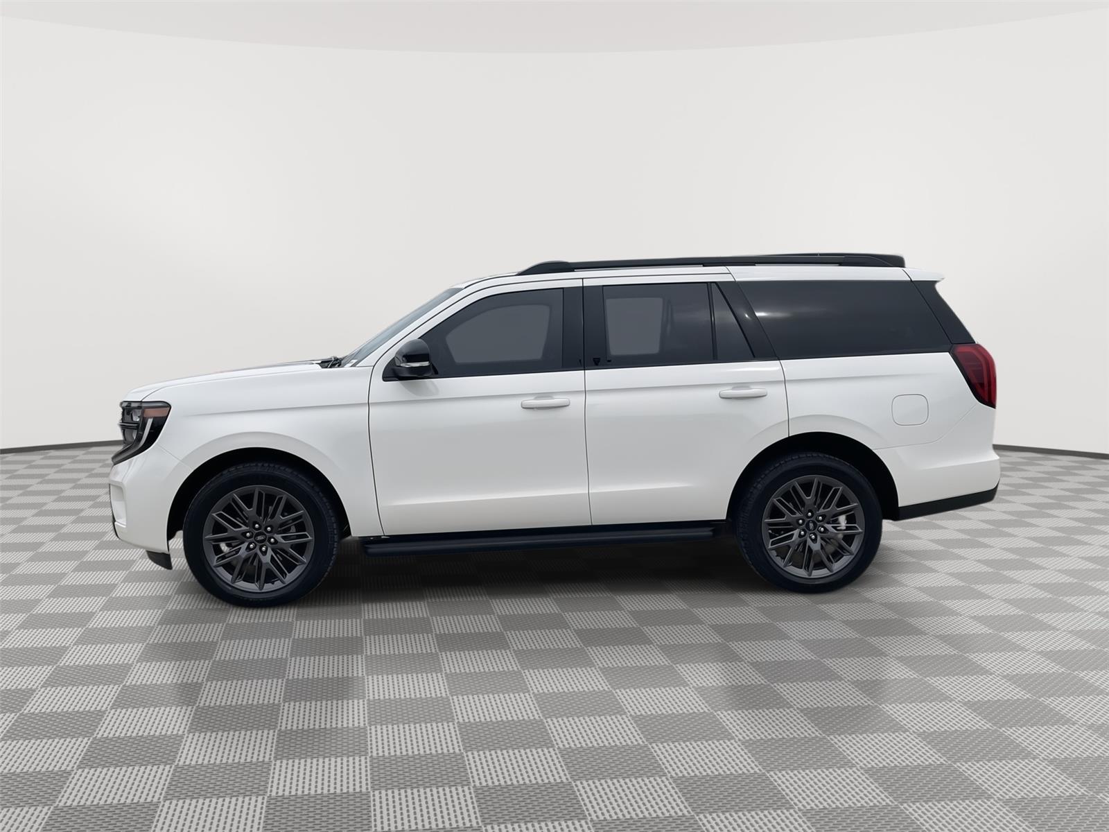 Vehicle photo 2
