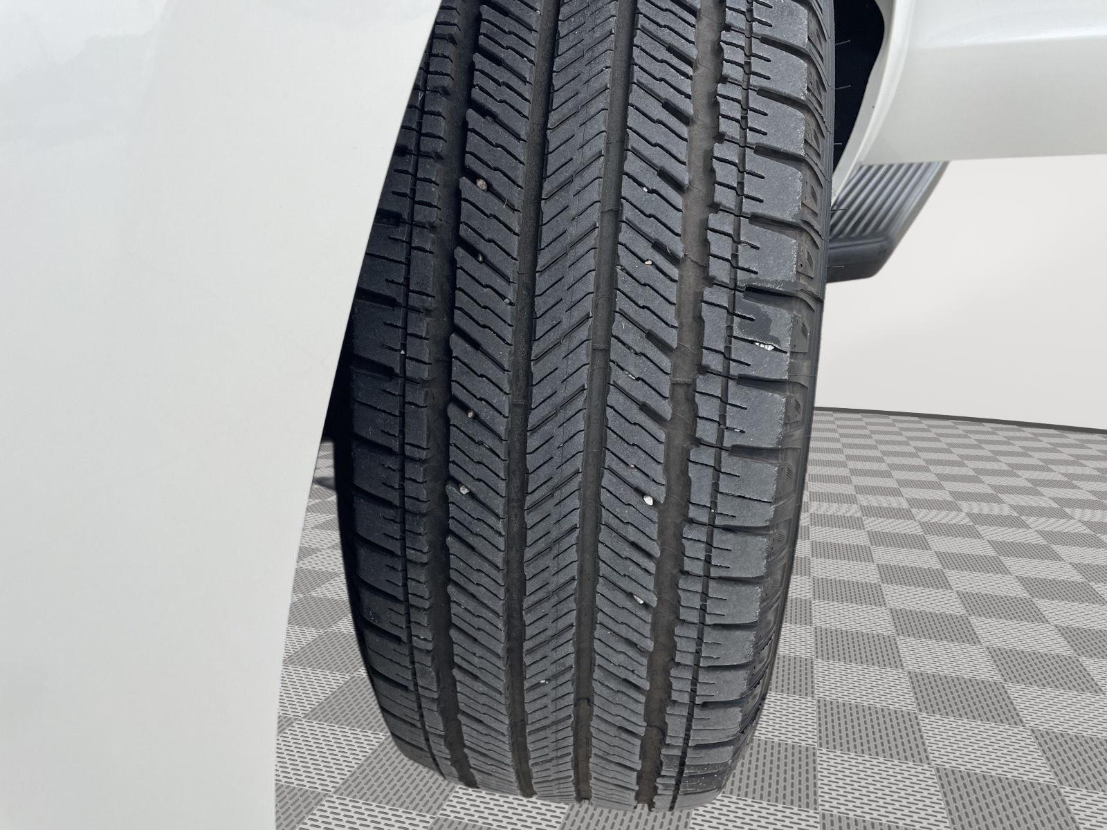 Vehicle photo 11