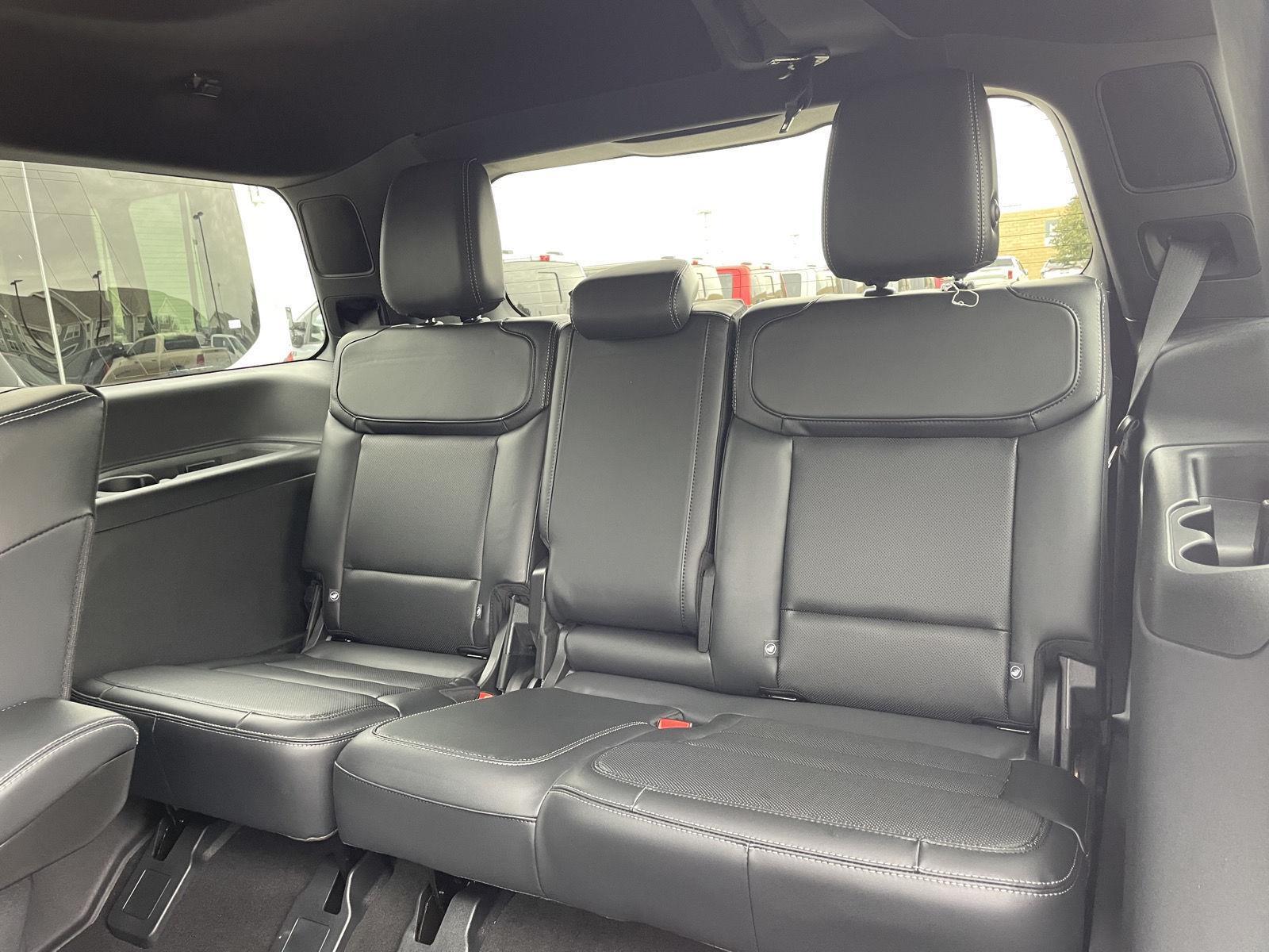 Vehicle photo 21