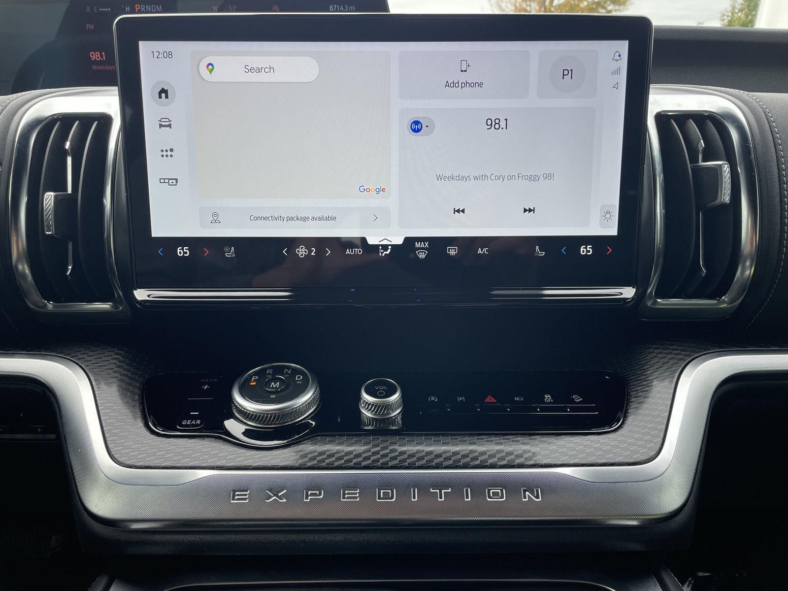 Vehicle photo 24