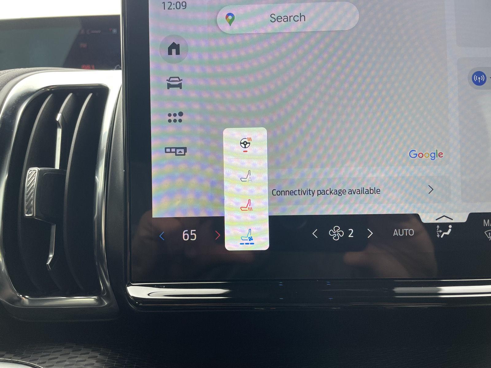 Vehicle photo 28