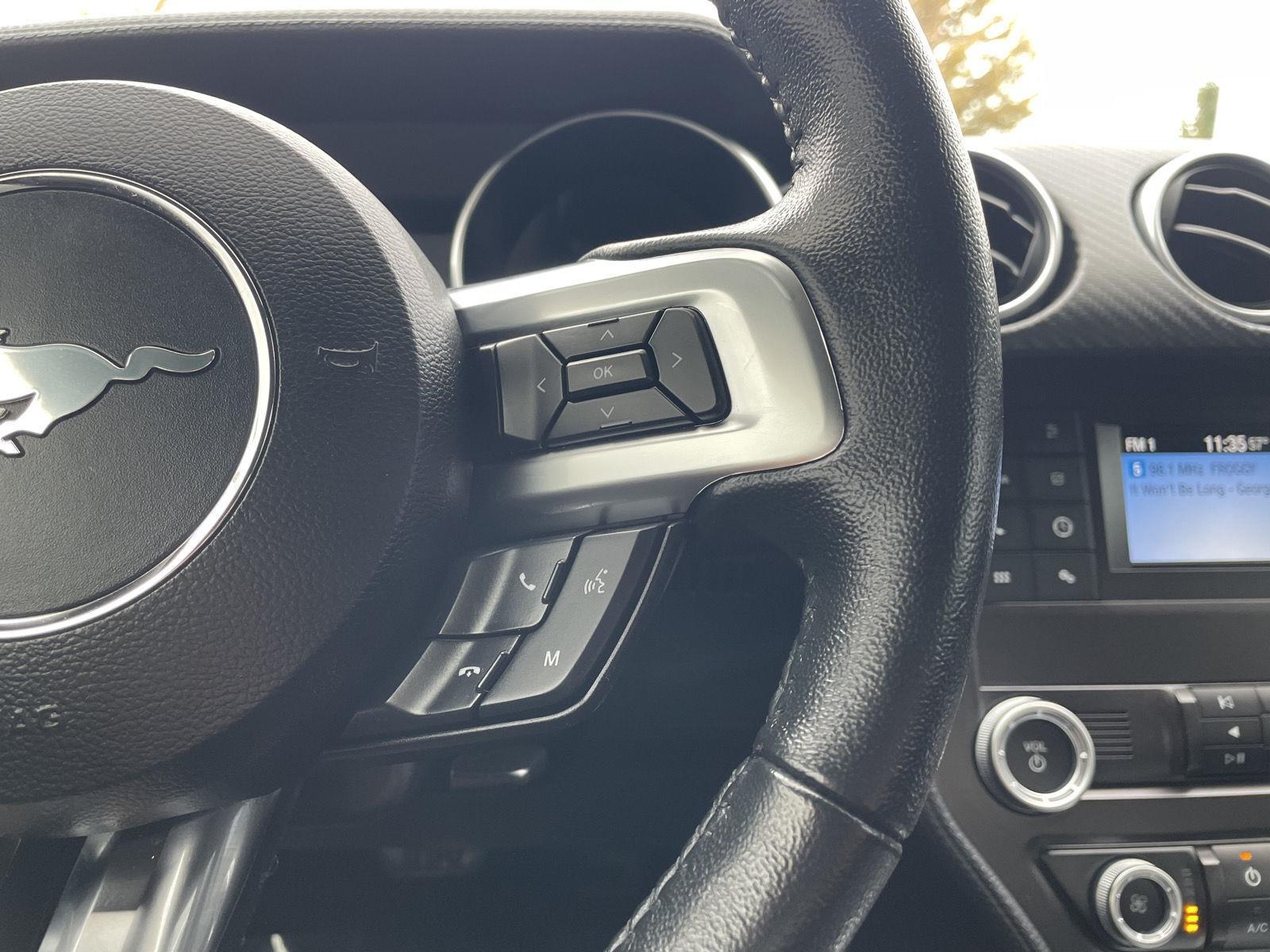 Vehicle photo 14
