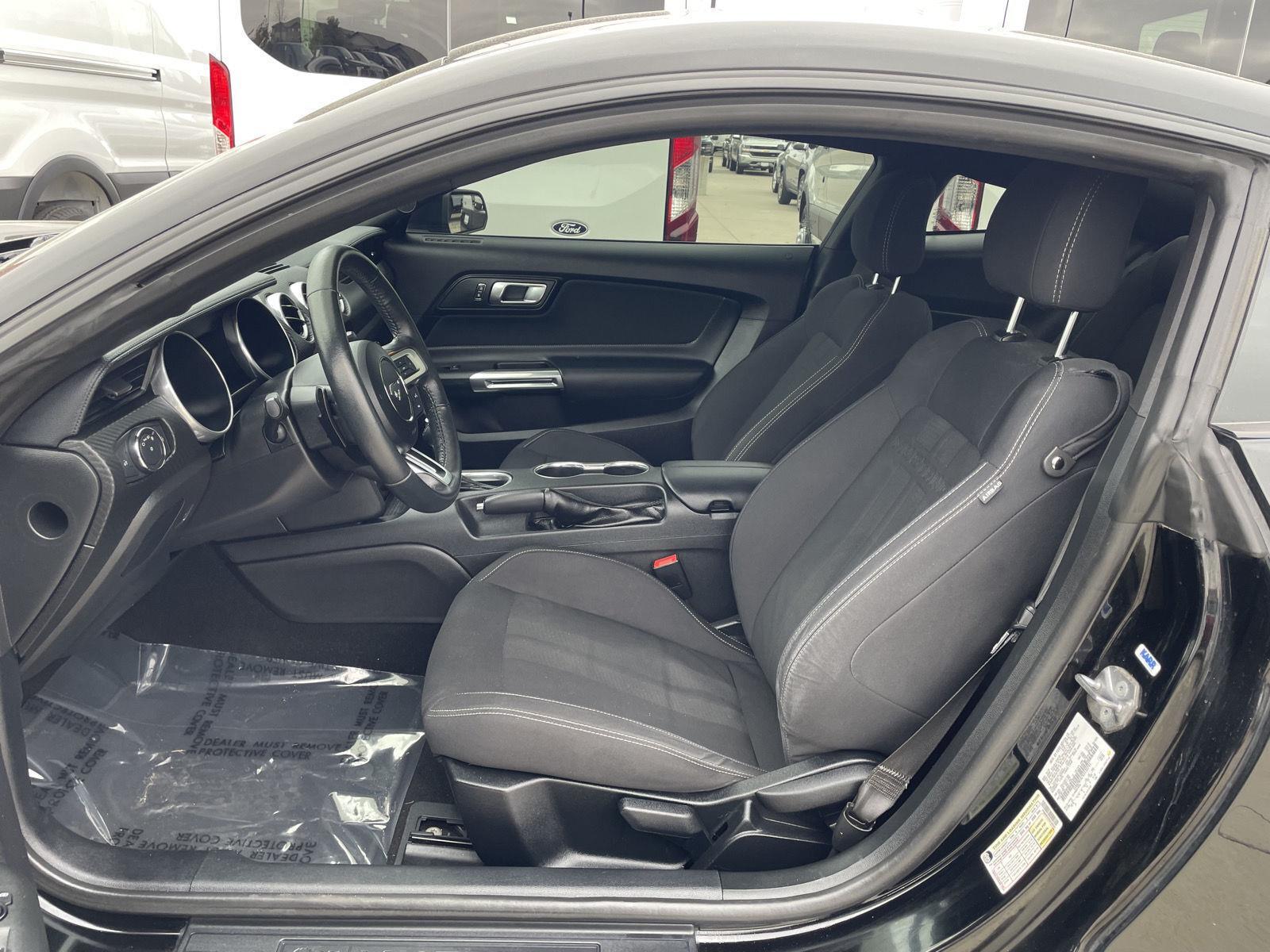 Vehicle photo 17