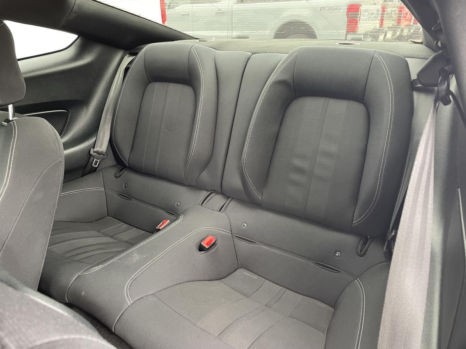Vehicle photo 20