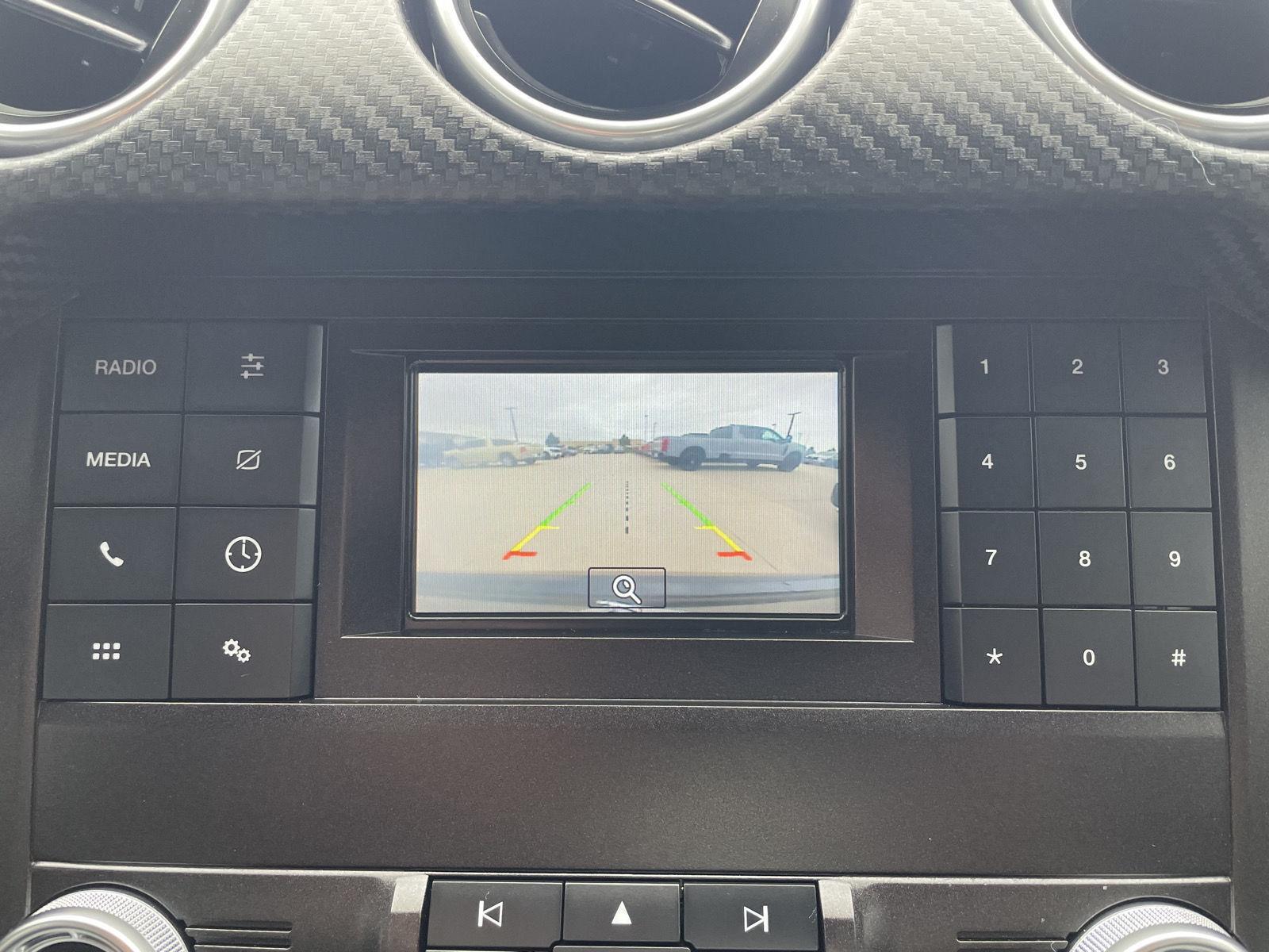 Vehicle photo 23