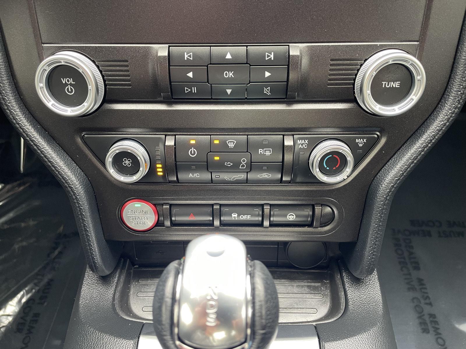 Vehicle photo 26
