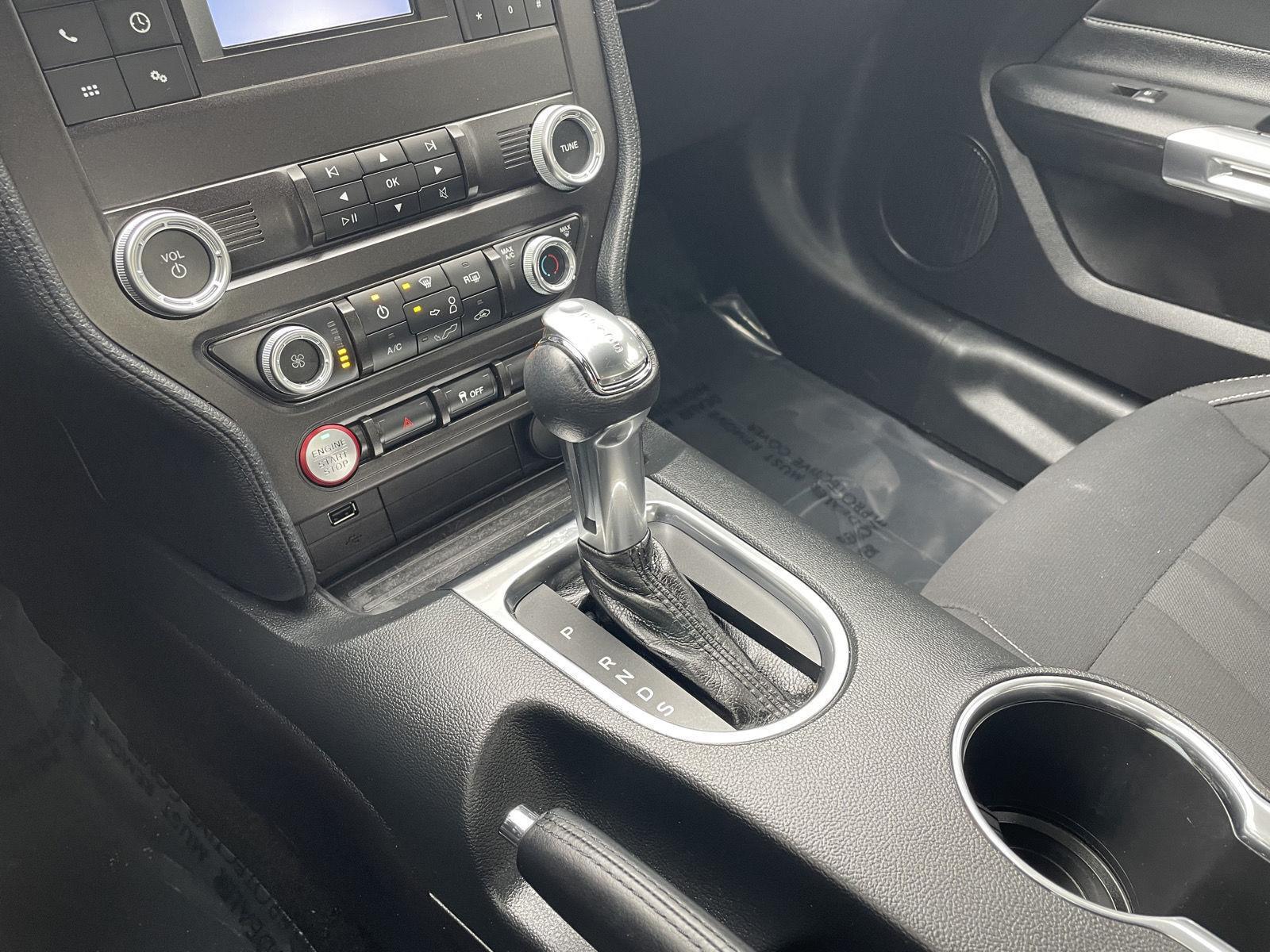 Vehicle photo 29
