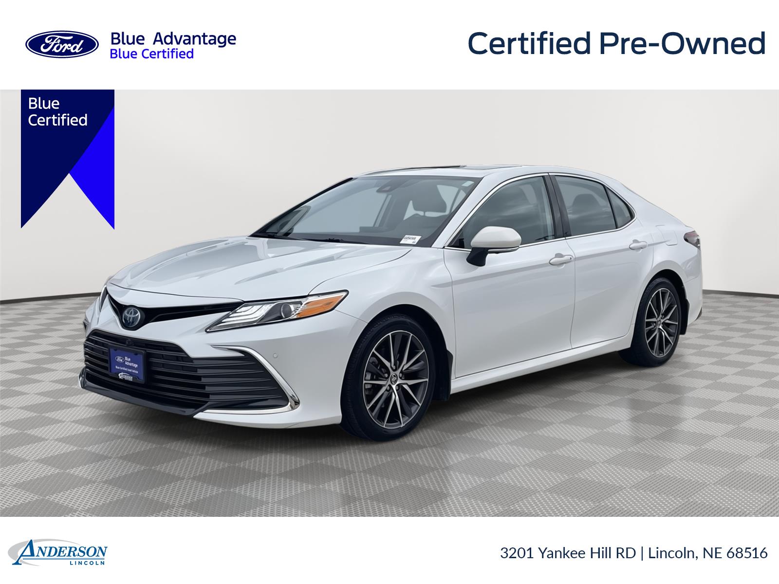 White (Wind Chill Pearl) 2022 Toyota Camry Hybrid Sedan Front-Wheel Drive Continuously Variable Transmission