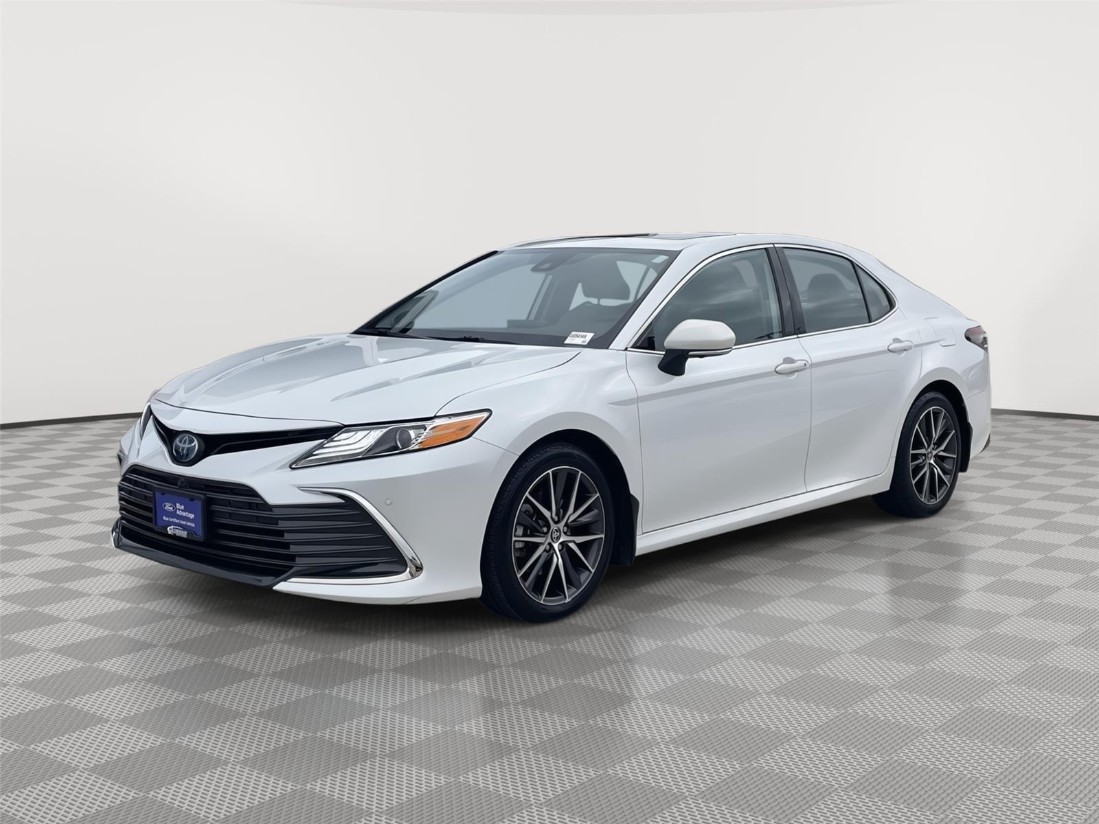 2022 Toyota Camry Hybrid XLE FWD