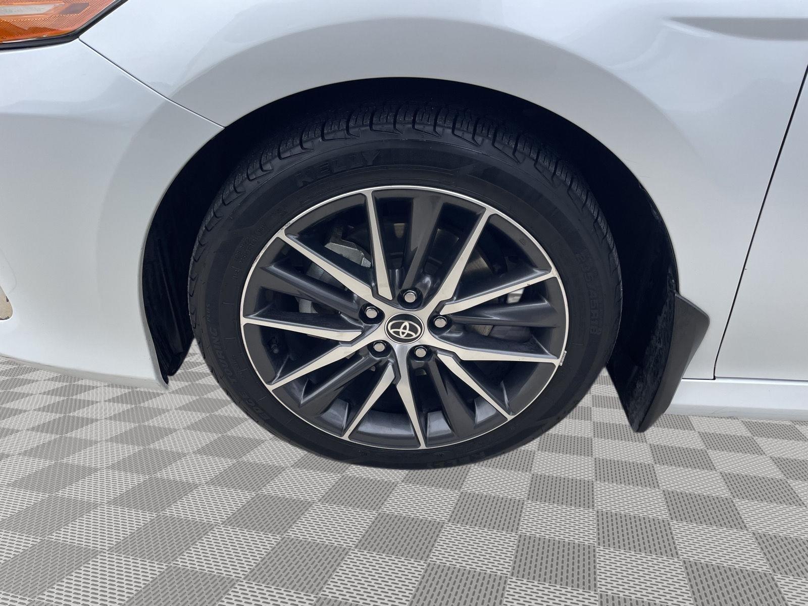 Vehicle photo 10